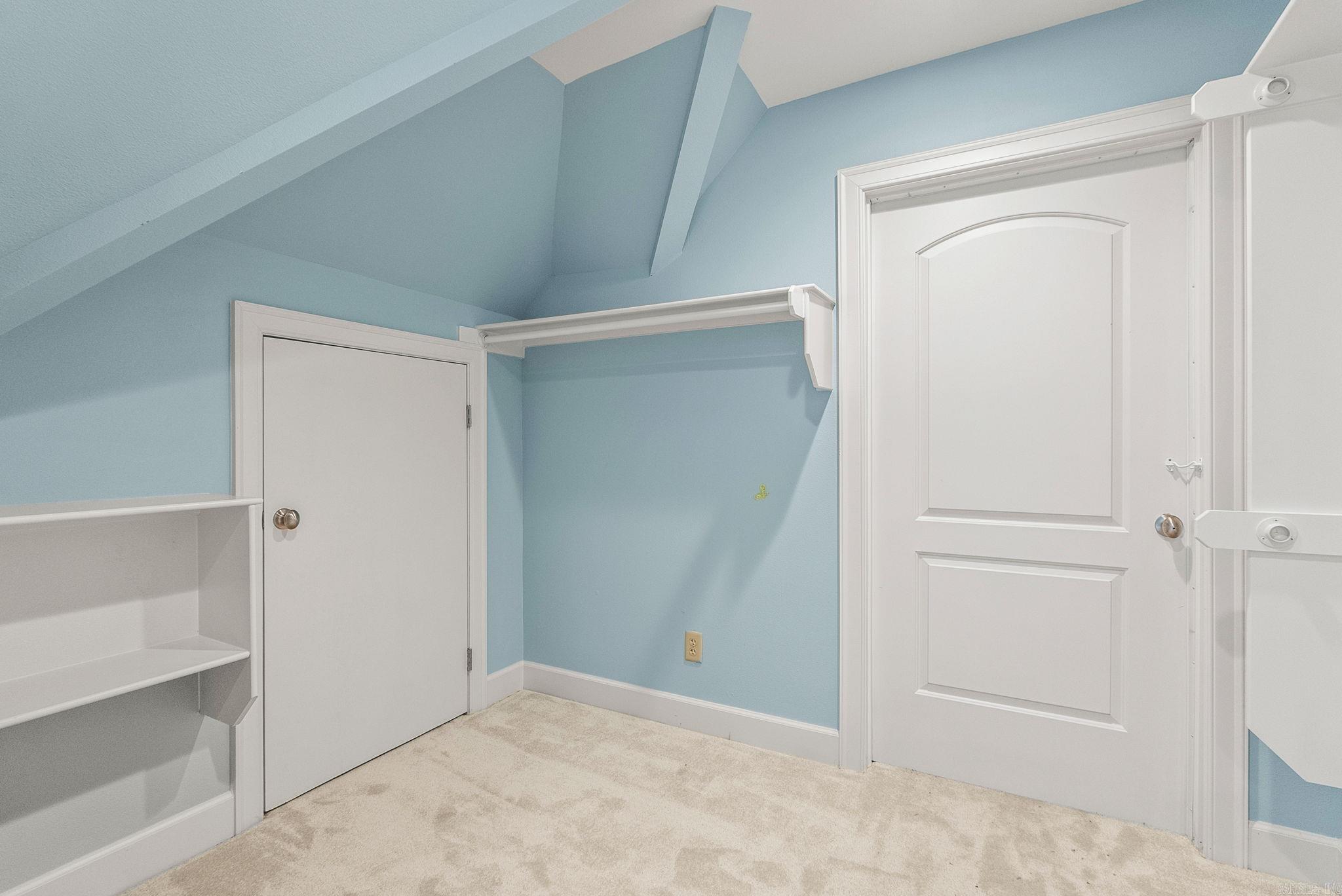 WOODLANDS EDGE - Residential