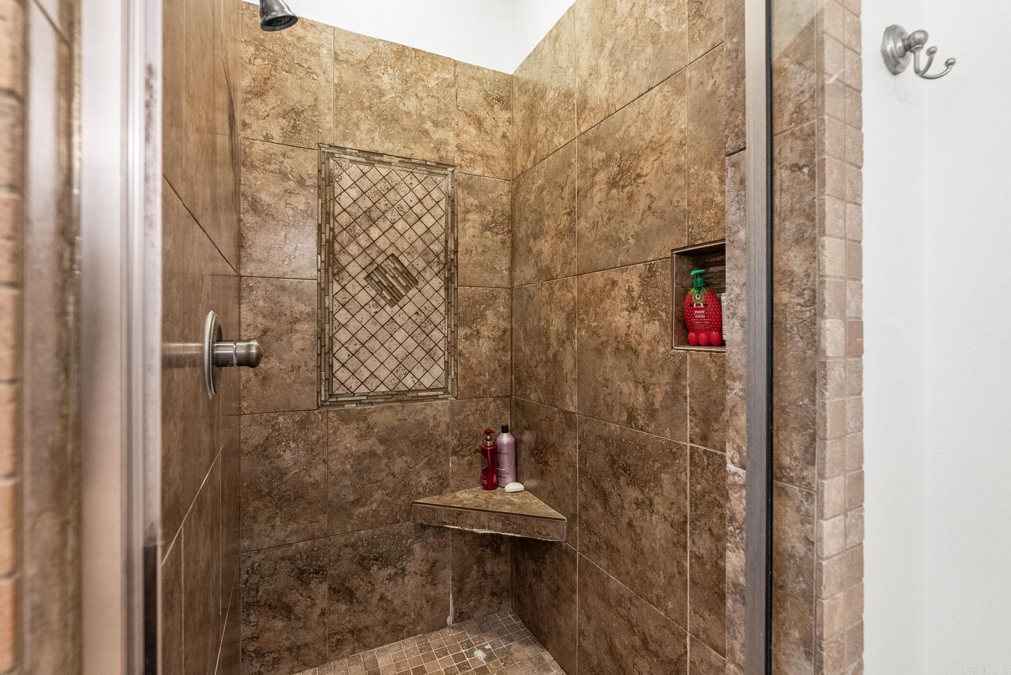 WOODLANDS EDGE - Residential