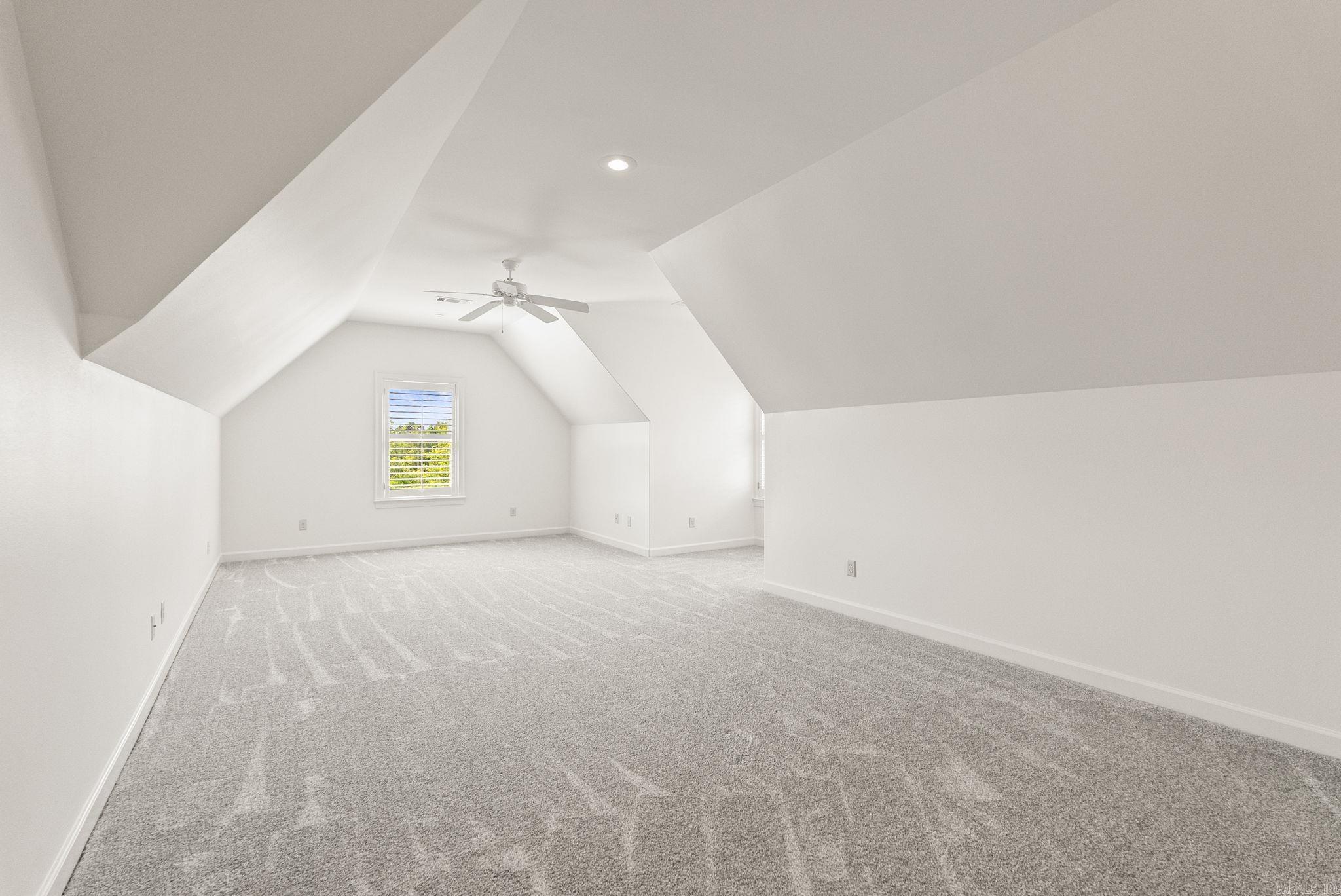 WOODLANDS EDGE - Residential