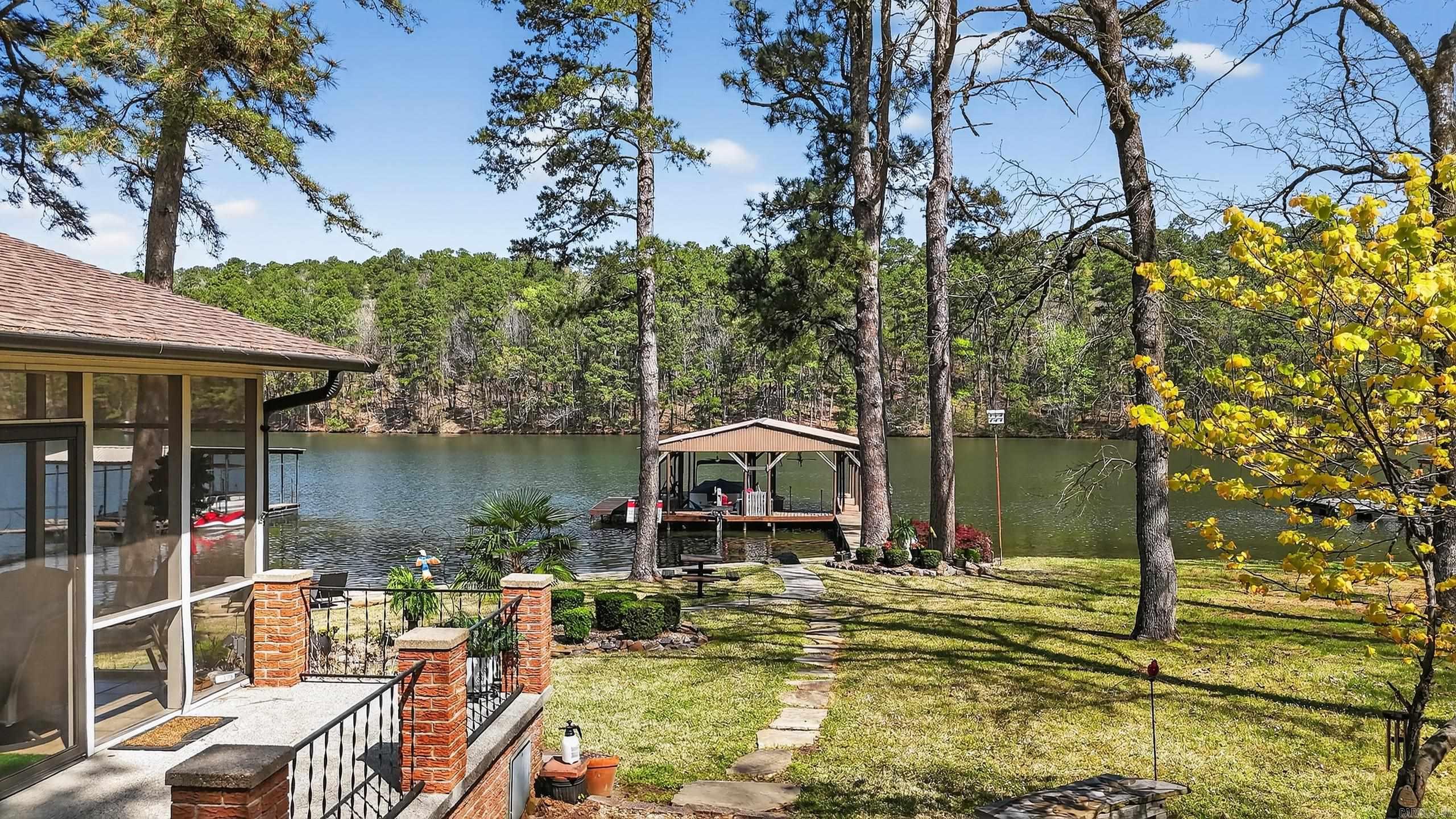 ARKRIDGE LAKE ESTATES - Residential