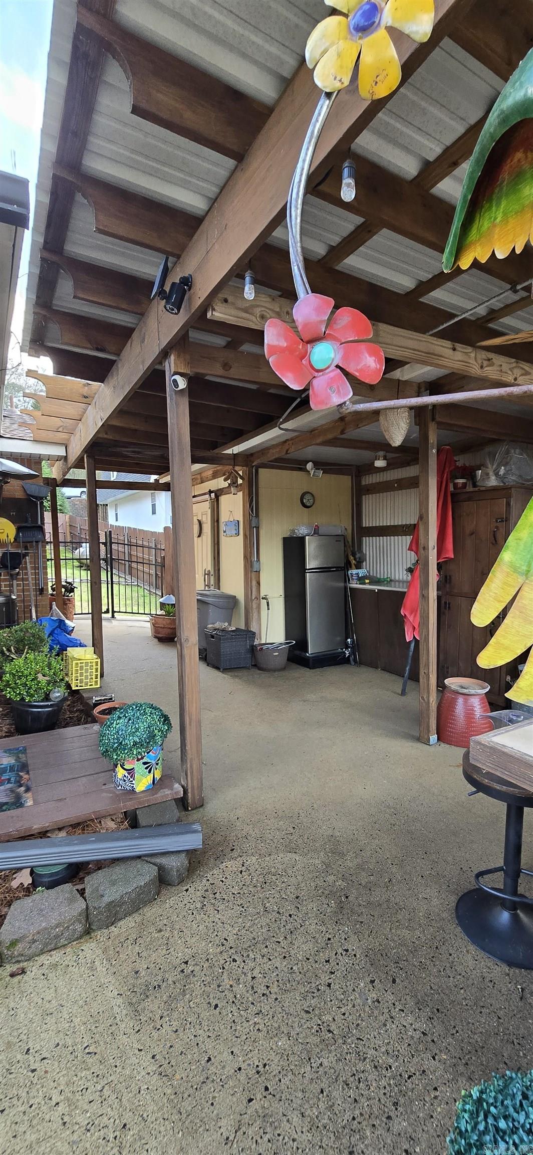 ARKRIDGE LAKE ESTATES - Residential