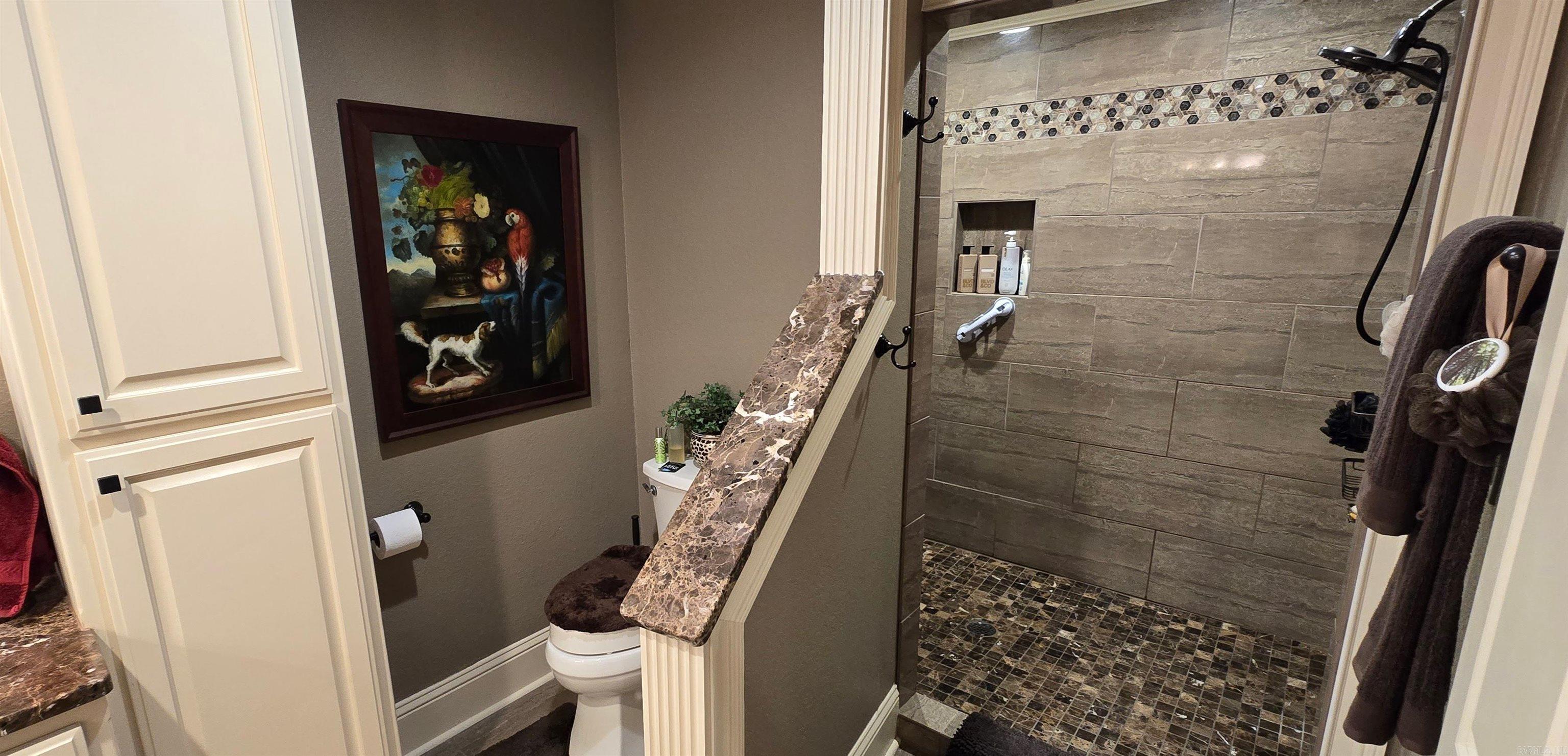 ARKRIDGE LAKE ESTATES - Residential