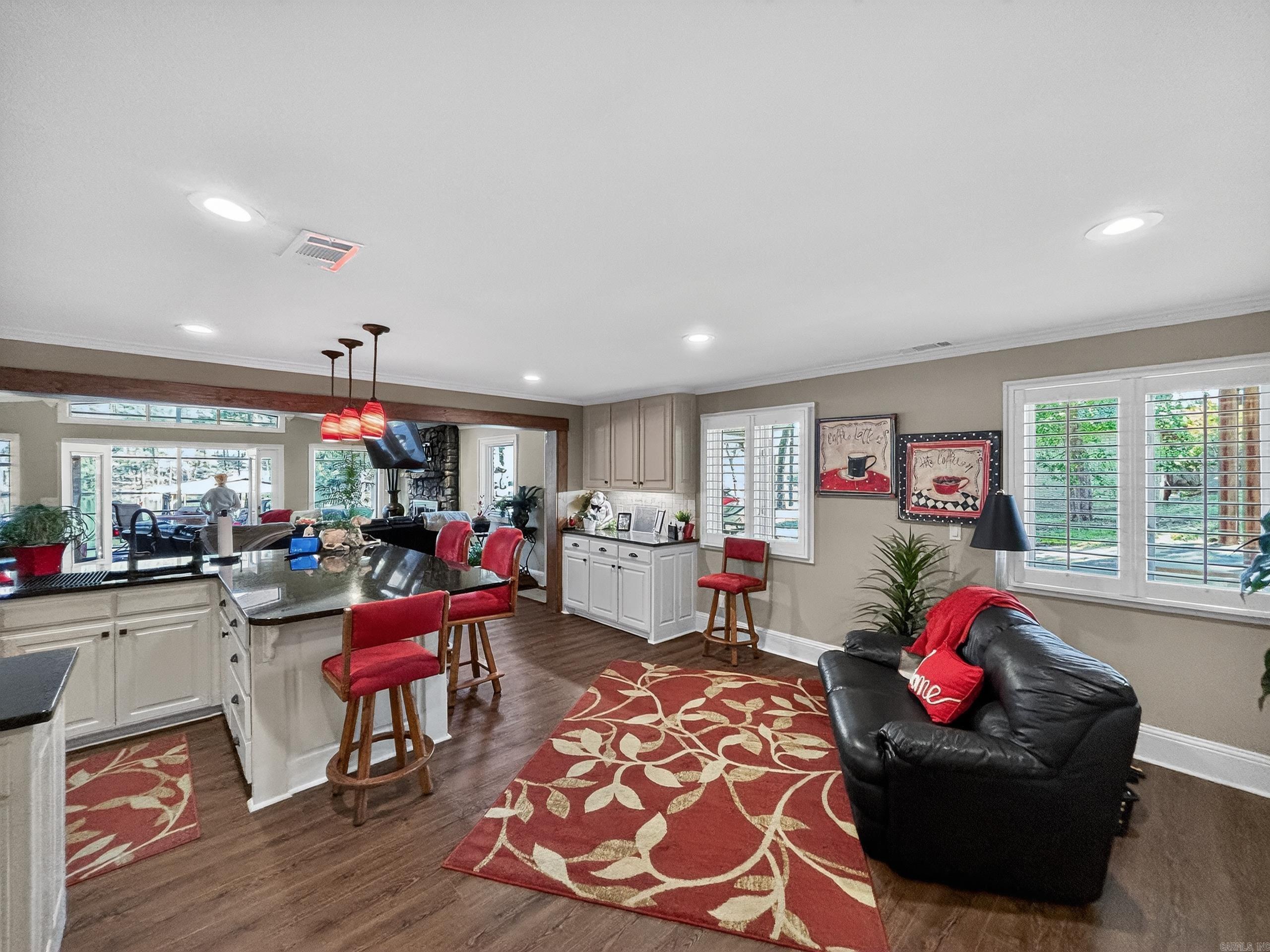 ARKRIDGE LAKE ESTATES - Residential