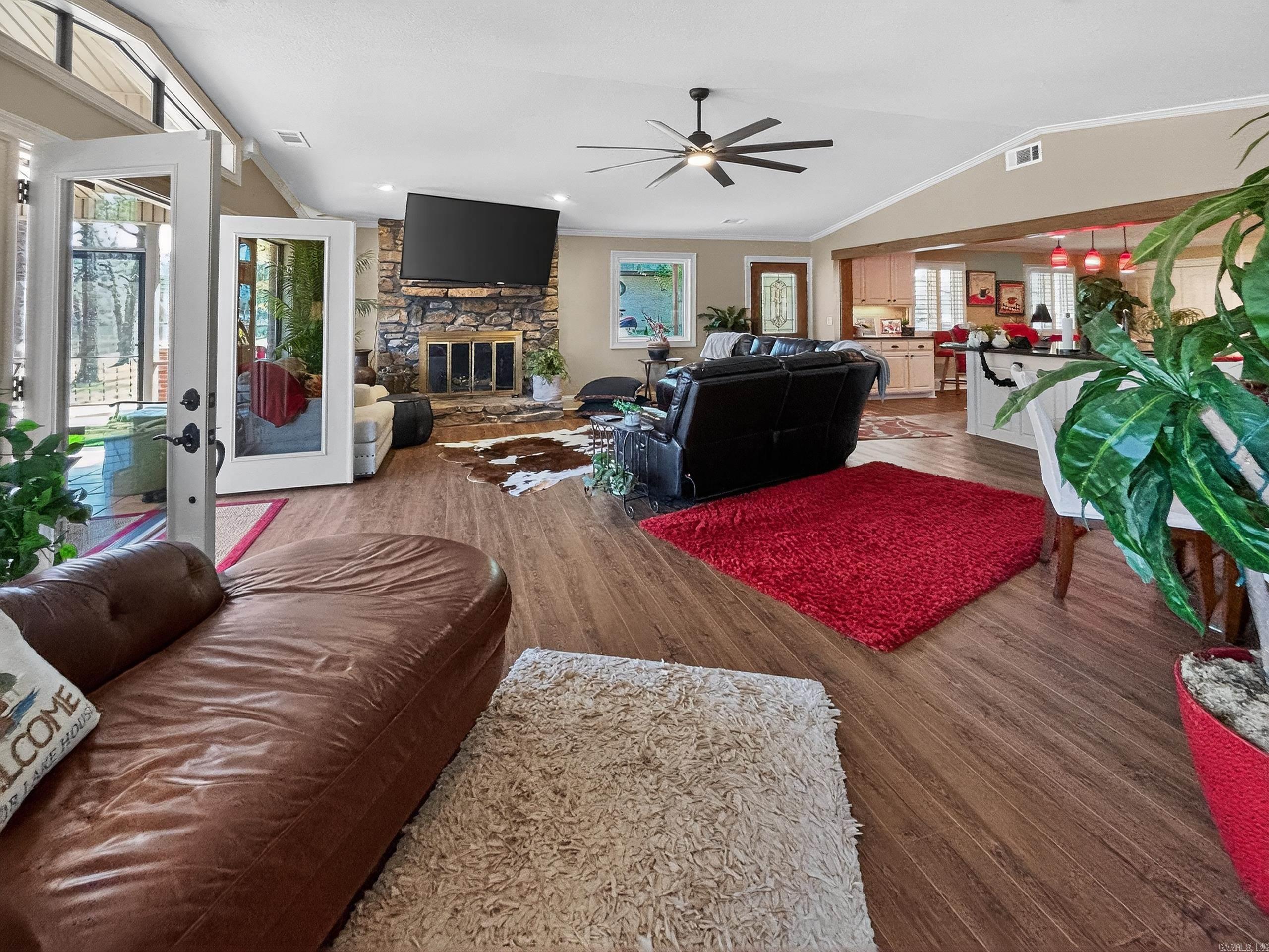 ARKRIDGE LAKE ESTATES - Residential