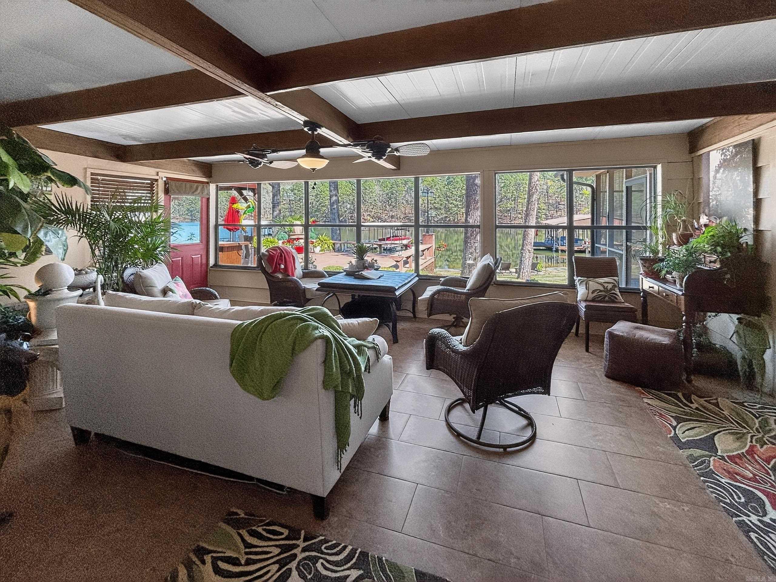 ARKRIDGE LAKE ESTATES - Residential