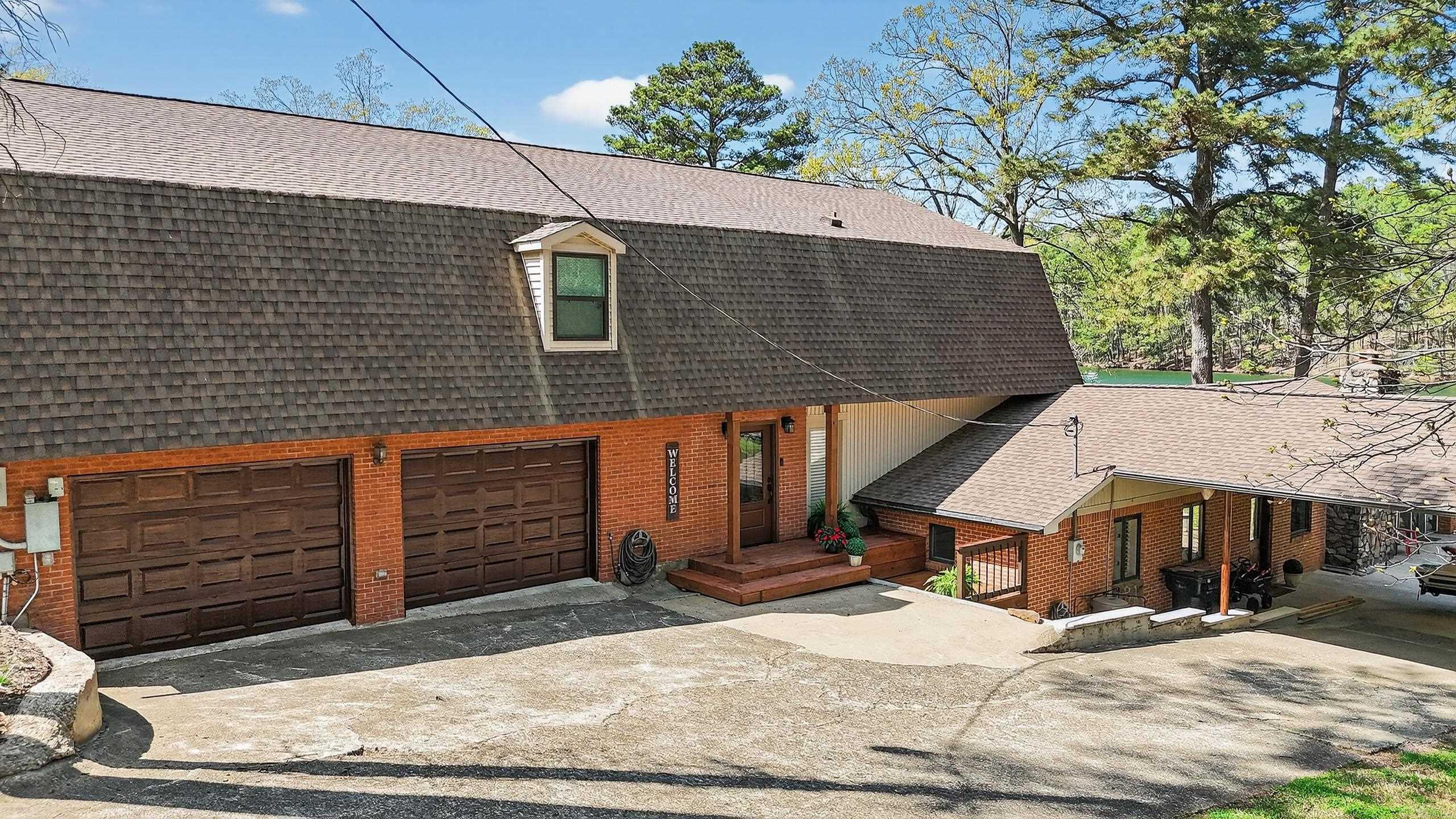 ARKRIDGE LAKE ESTATES - Residential