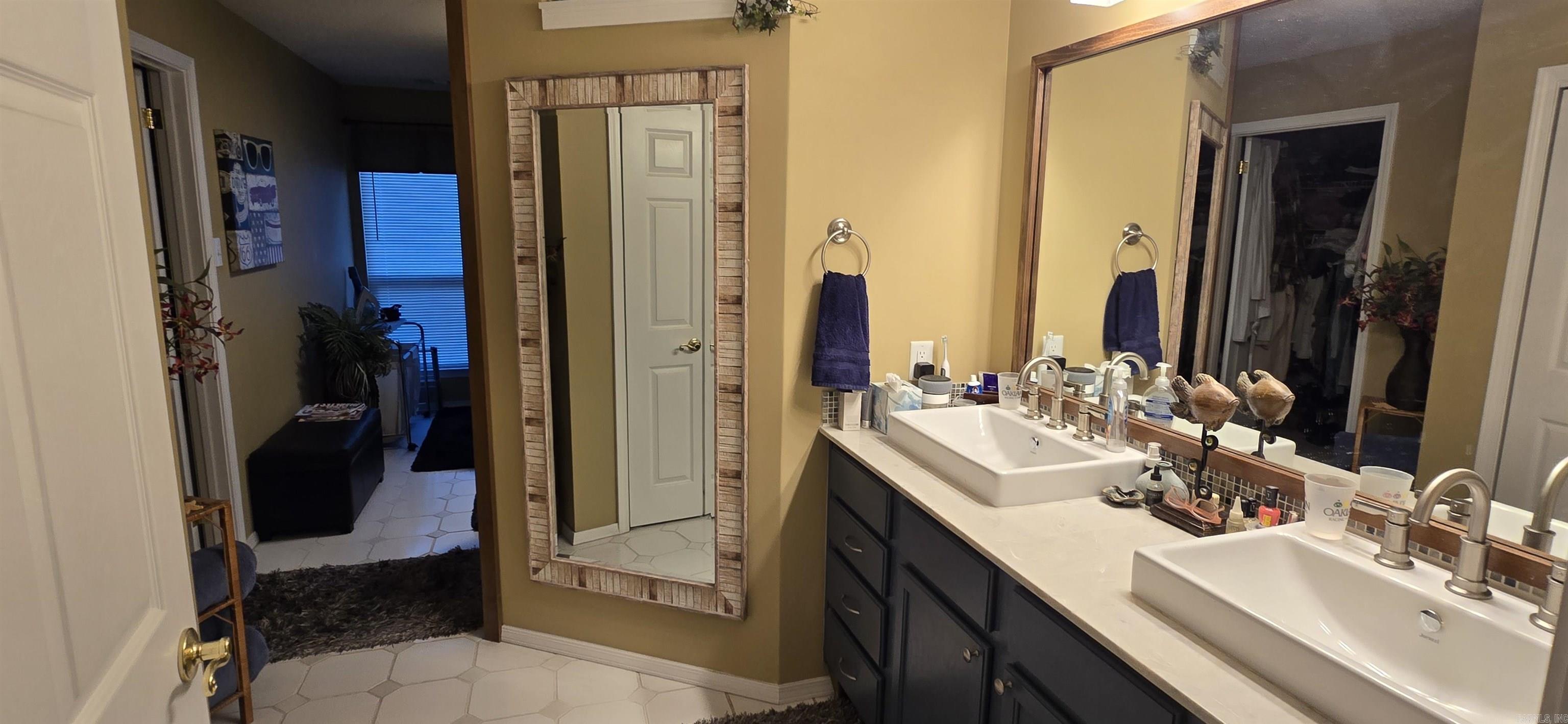 ARKRIDGE LAKE ESTATES - Residential