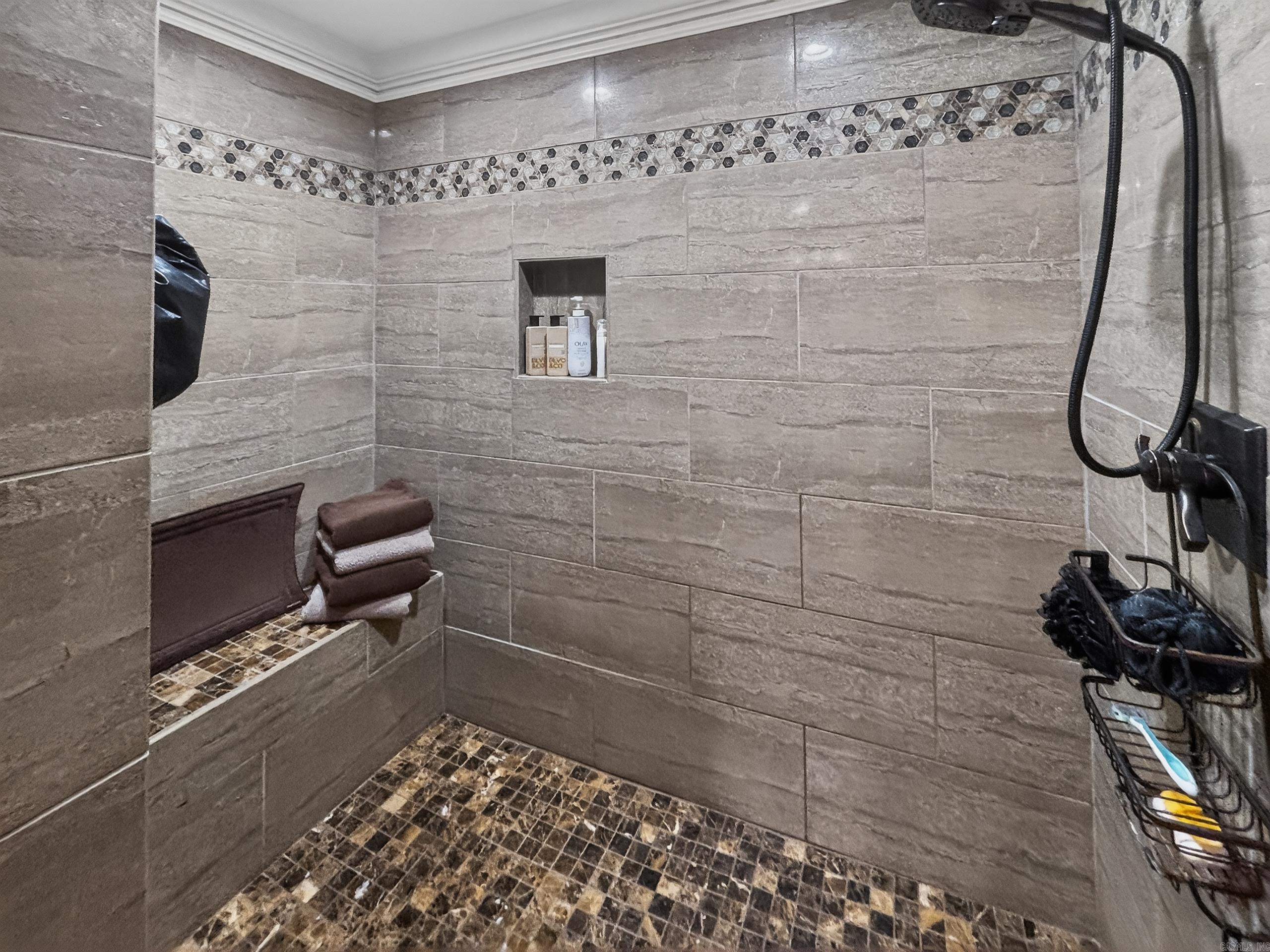 ARKRIDGE LAKE ESTATES - Residential