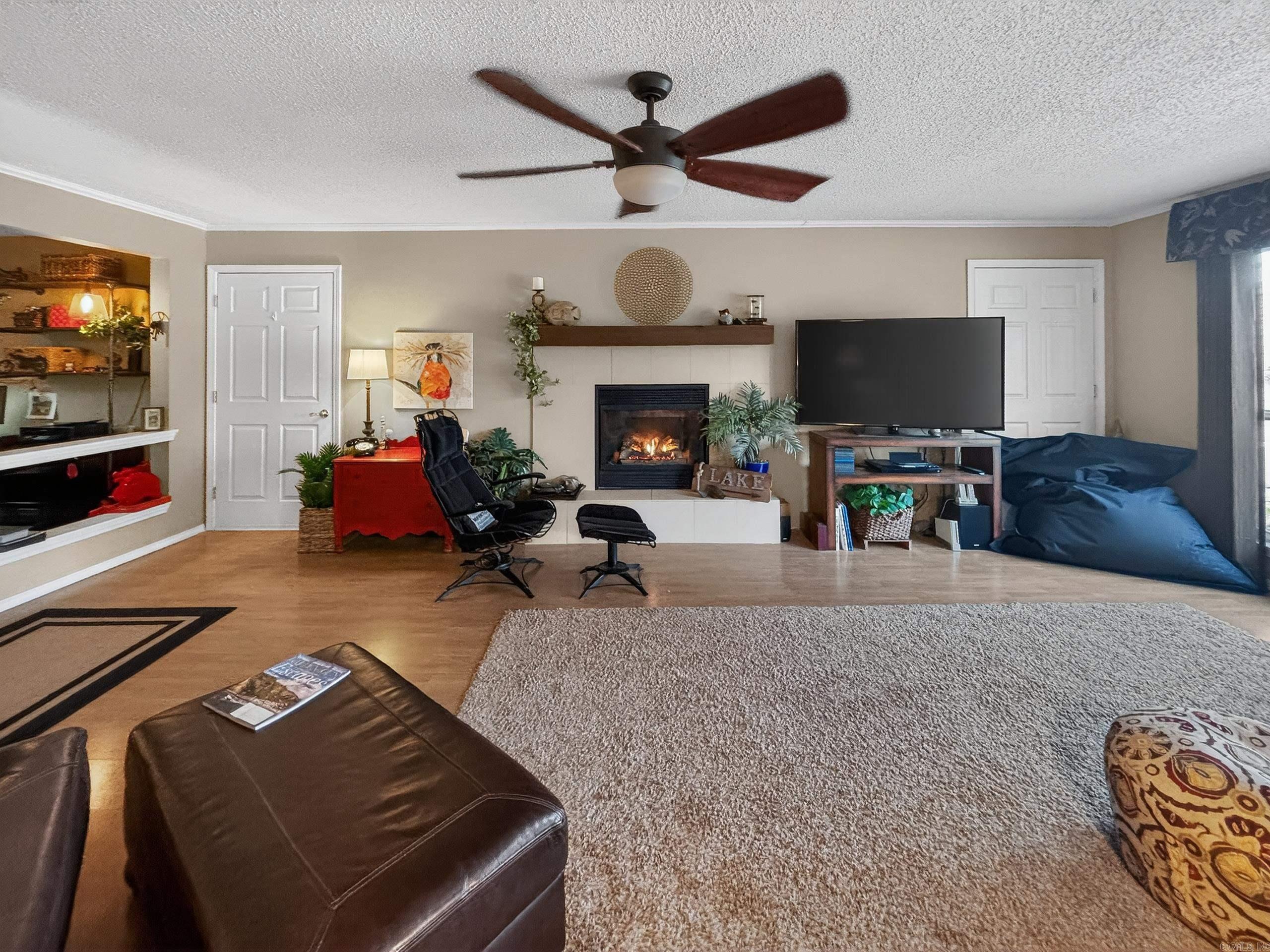 ARKRIDGE LAKE ESTATES - Residential