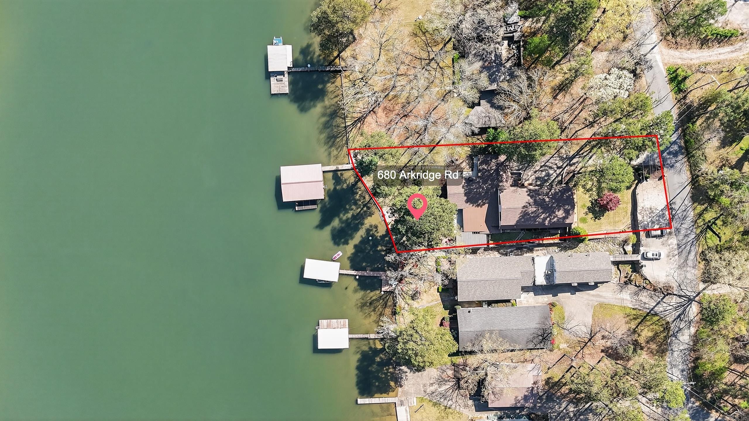 ARKRIDGE LAKE ESTATES - Residential