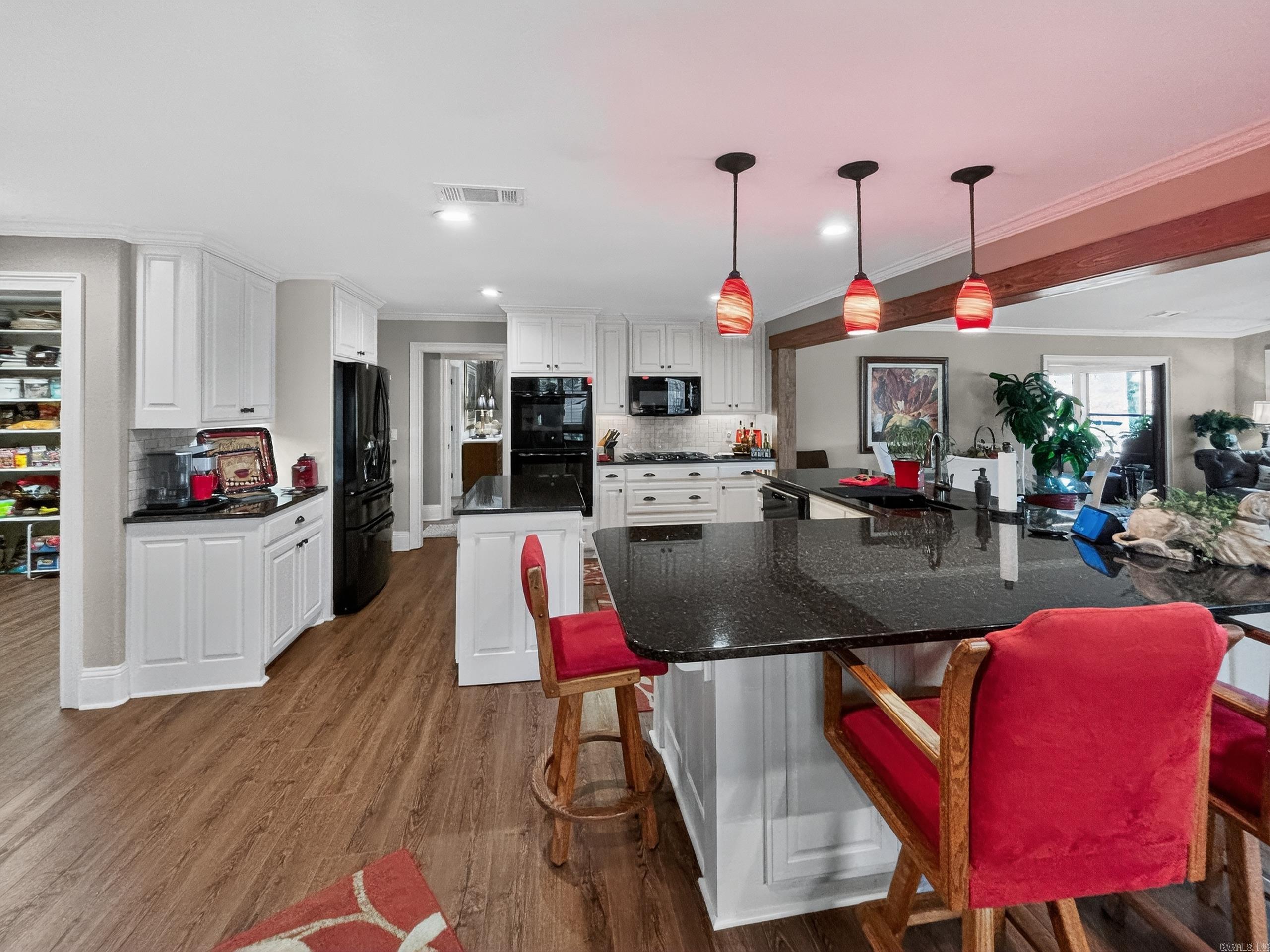 ARKRIDGE LAKE ESTATES - Residential