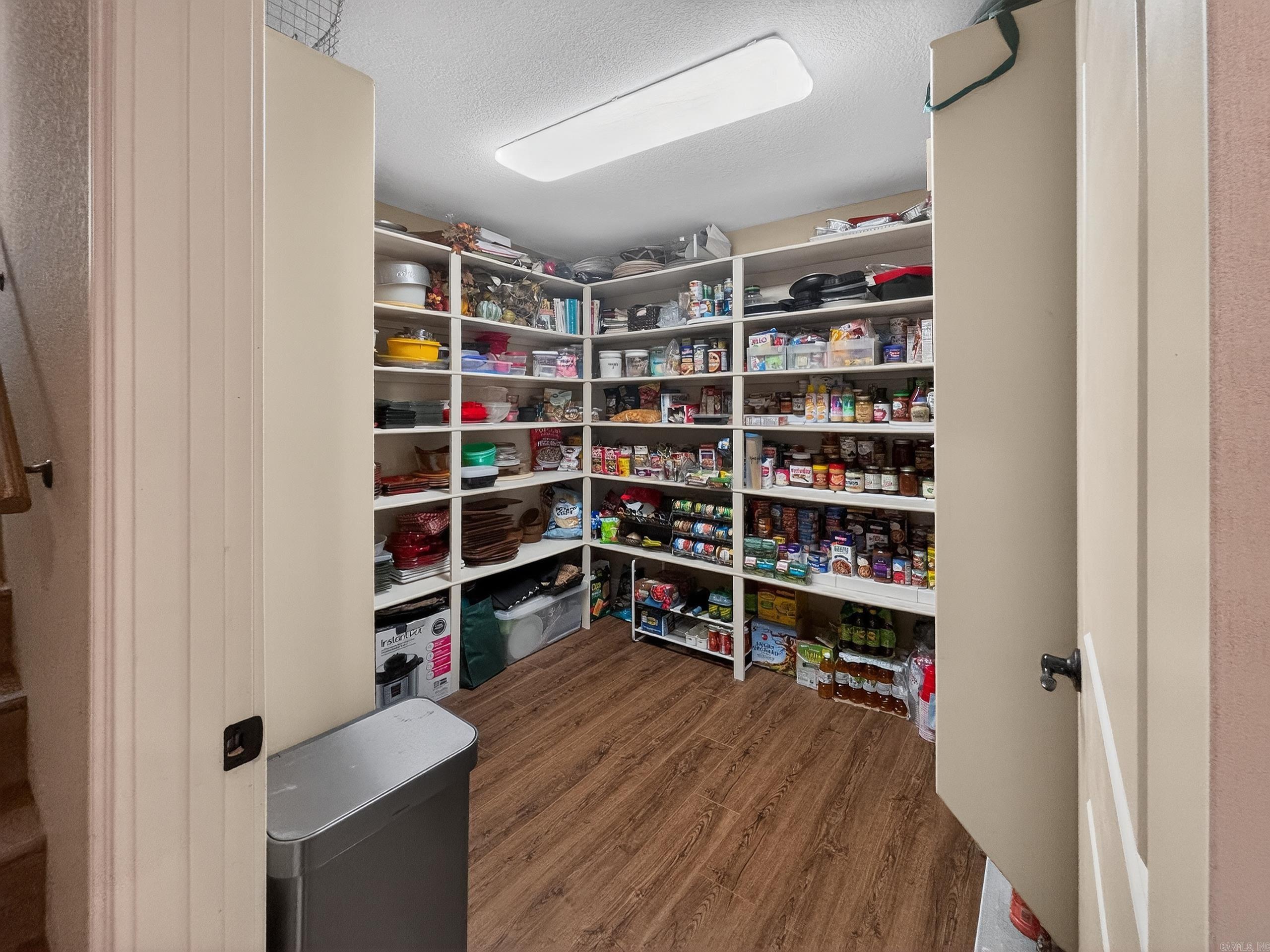 ARKRIDGE LAKE ESTATES - Residential