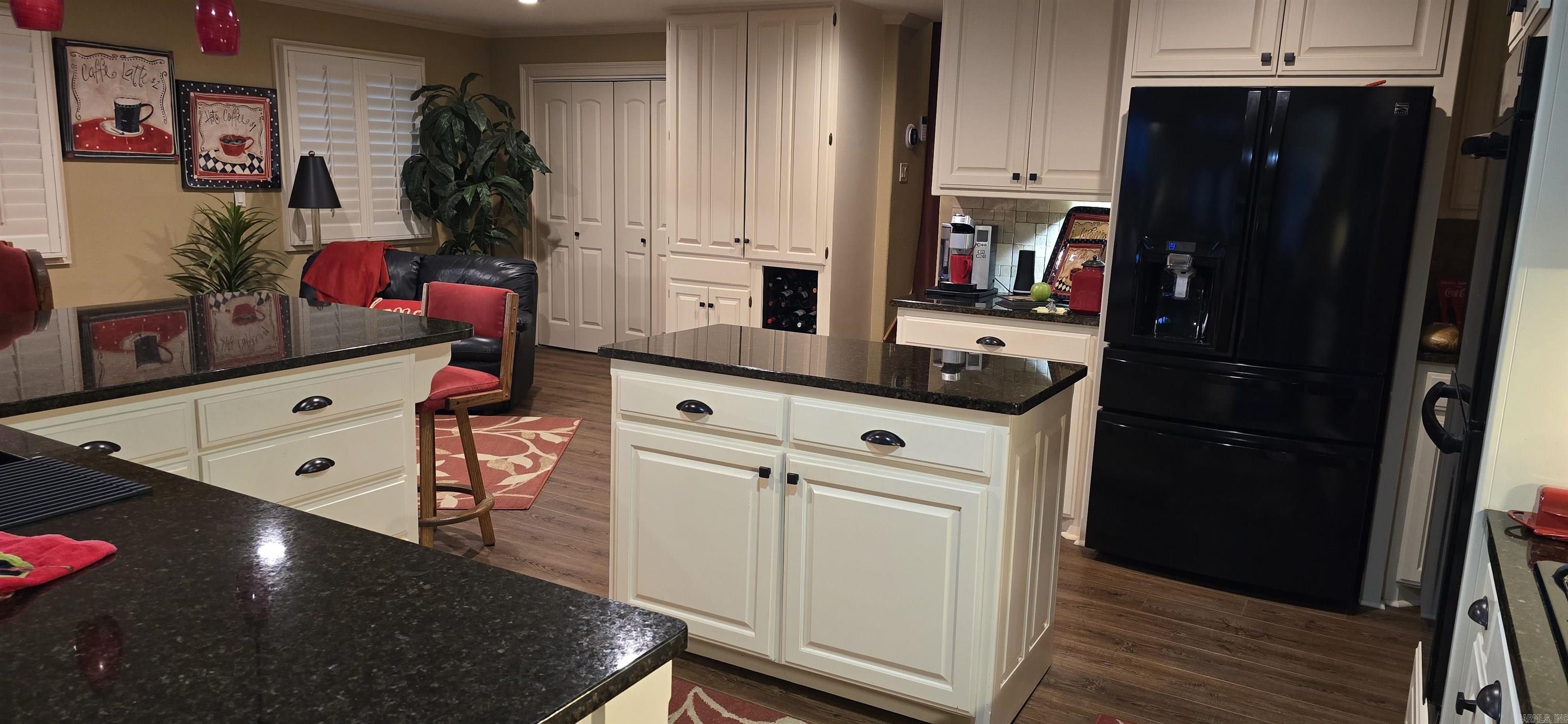 ARKRIDGE LAKE ESTATES - Residential