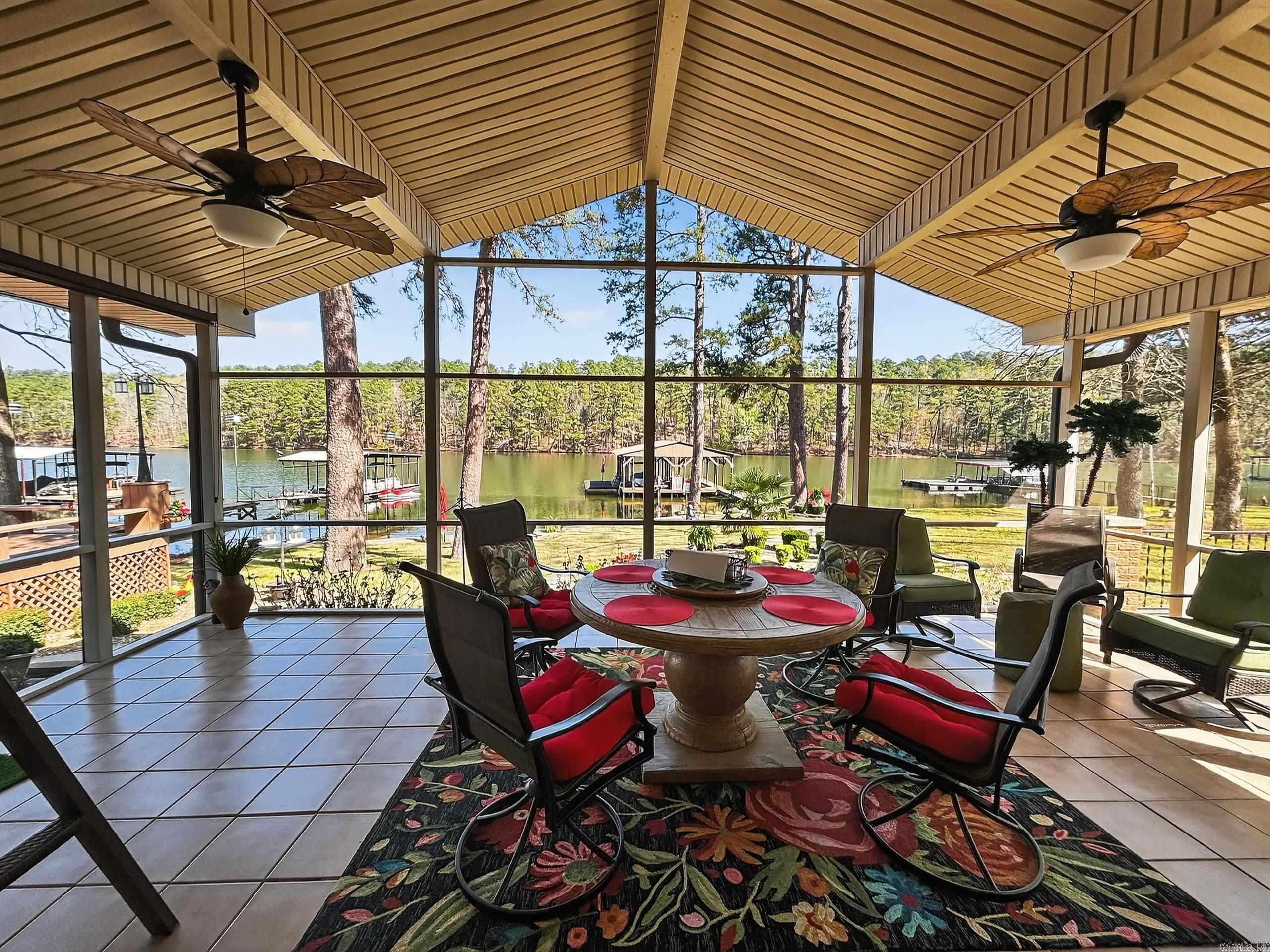 ARKRIDGE LAKE ESTATES - Residential