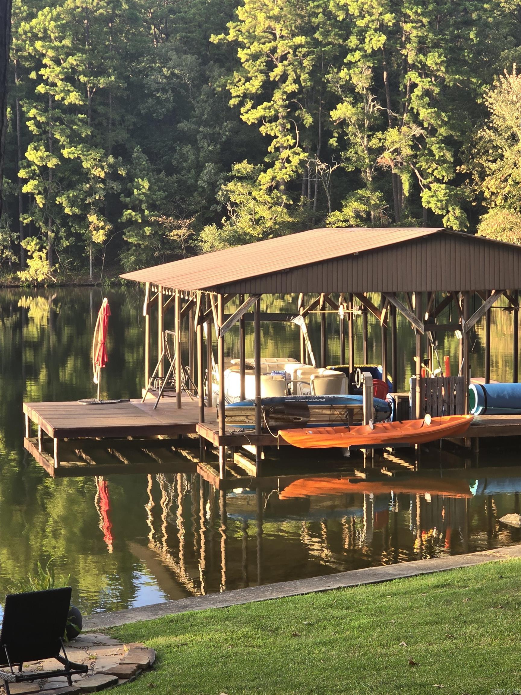 ARKRIDGE LAKE ESTATES - Residential