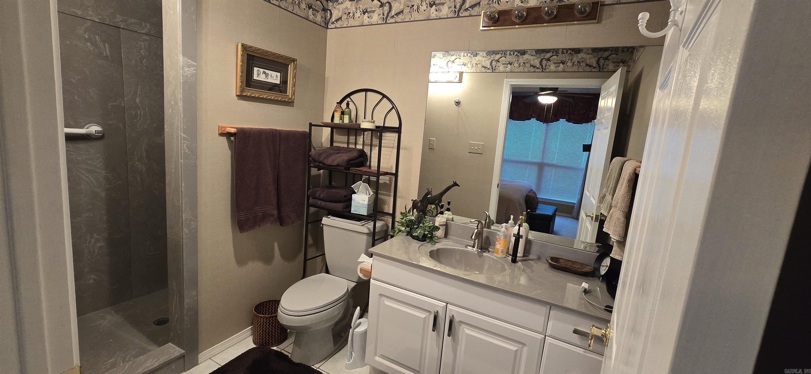 ARKRIDGE LAKE ESTATES - Residential