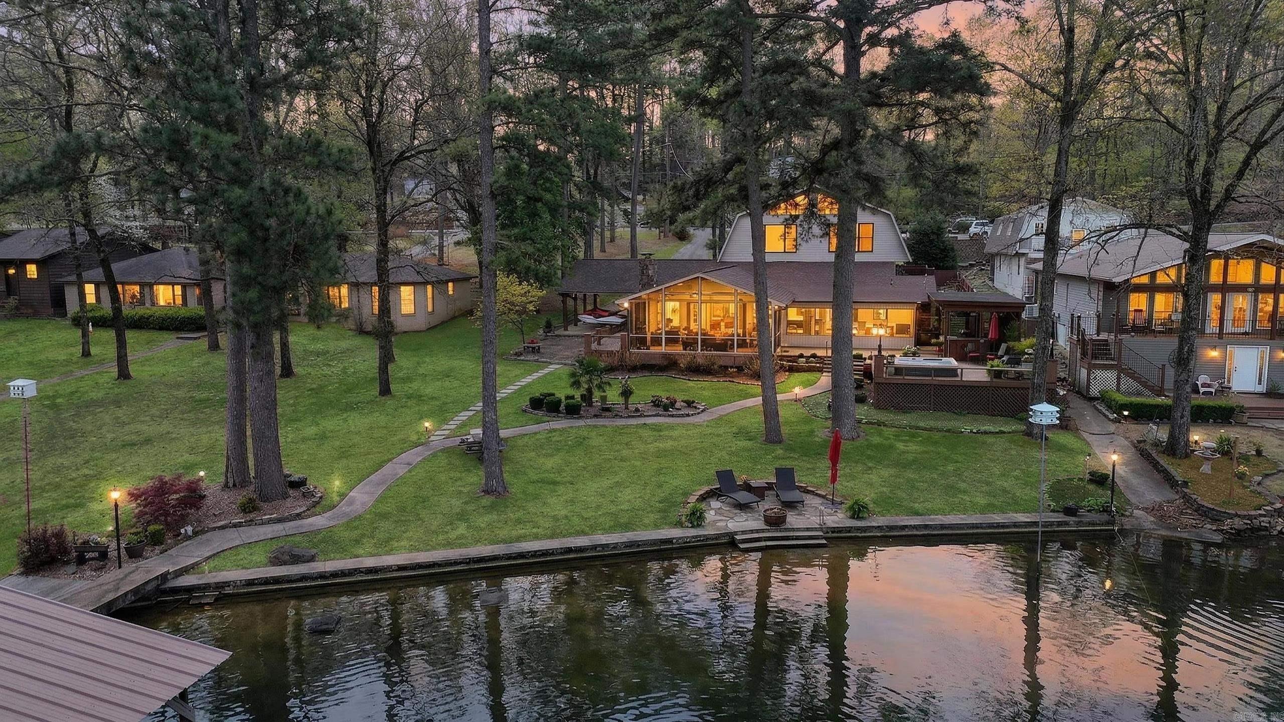 ARKRIDGE LAKE ESTATES - Residential