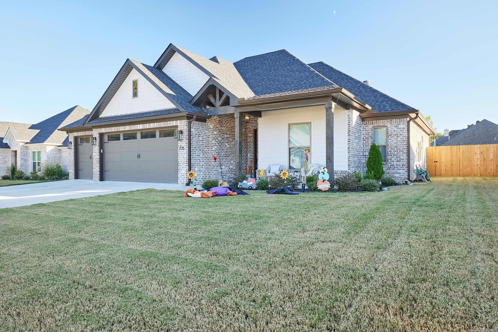 DAWSONS POINTE - Residential