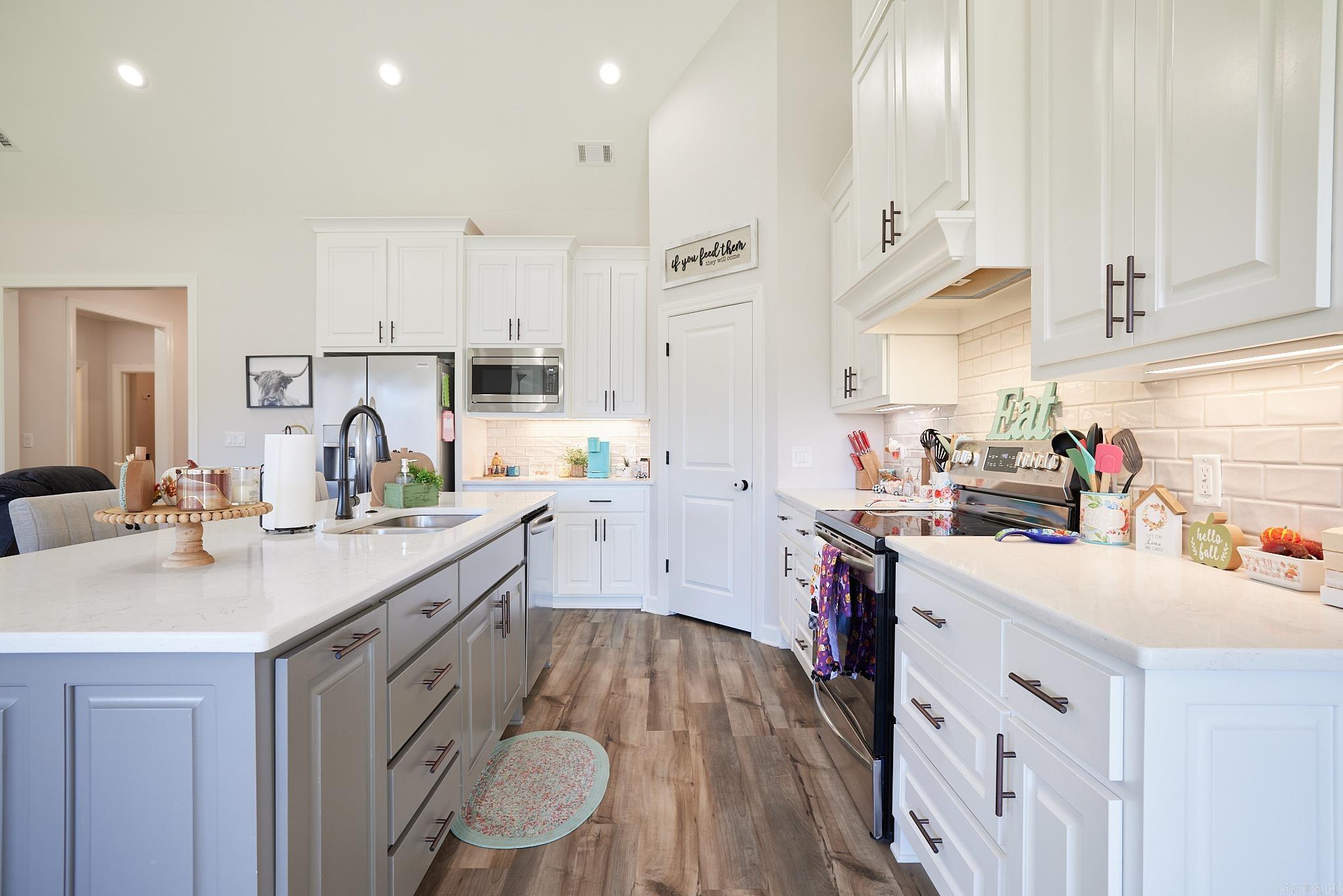 DAWSONS POINTE - Residential