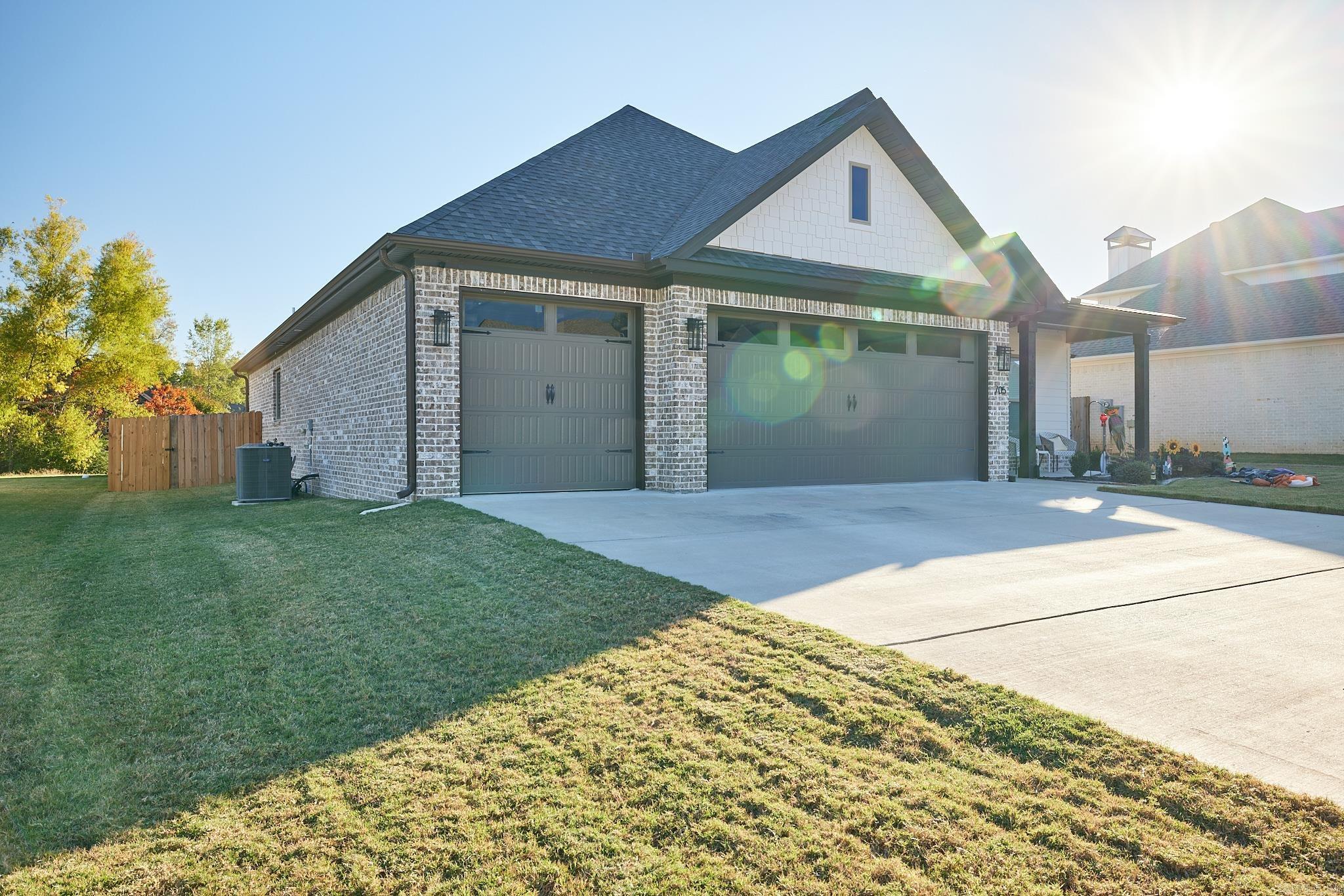 DAWSONS POINTE - Residential