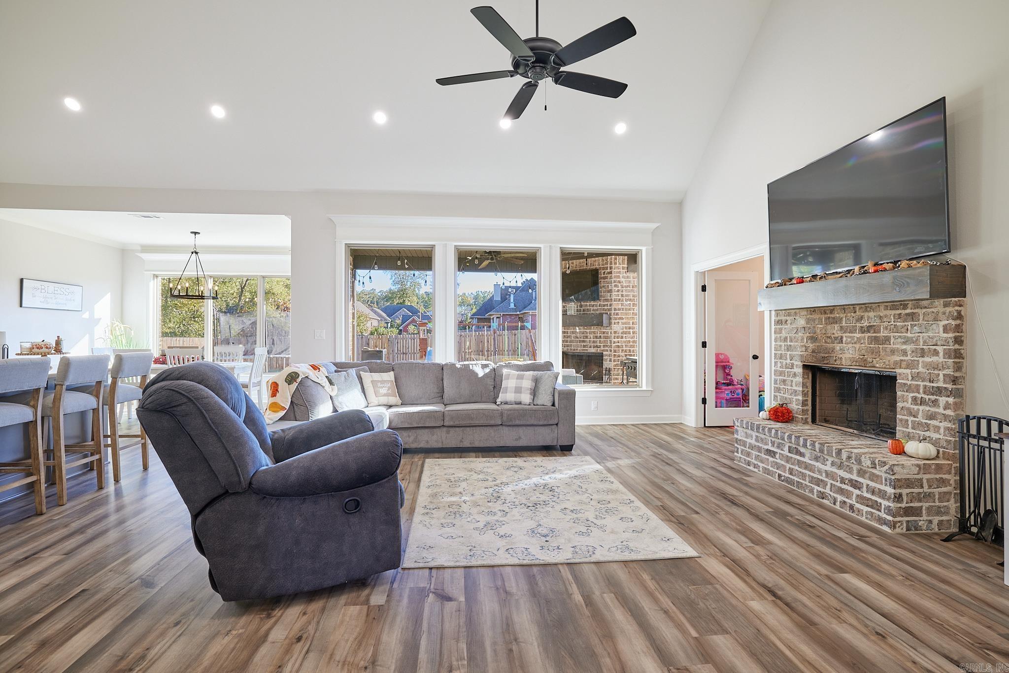 DAWSONS POINTE - Residential