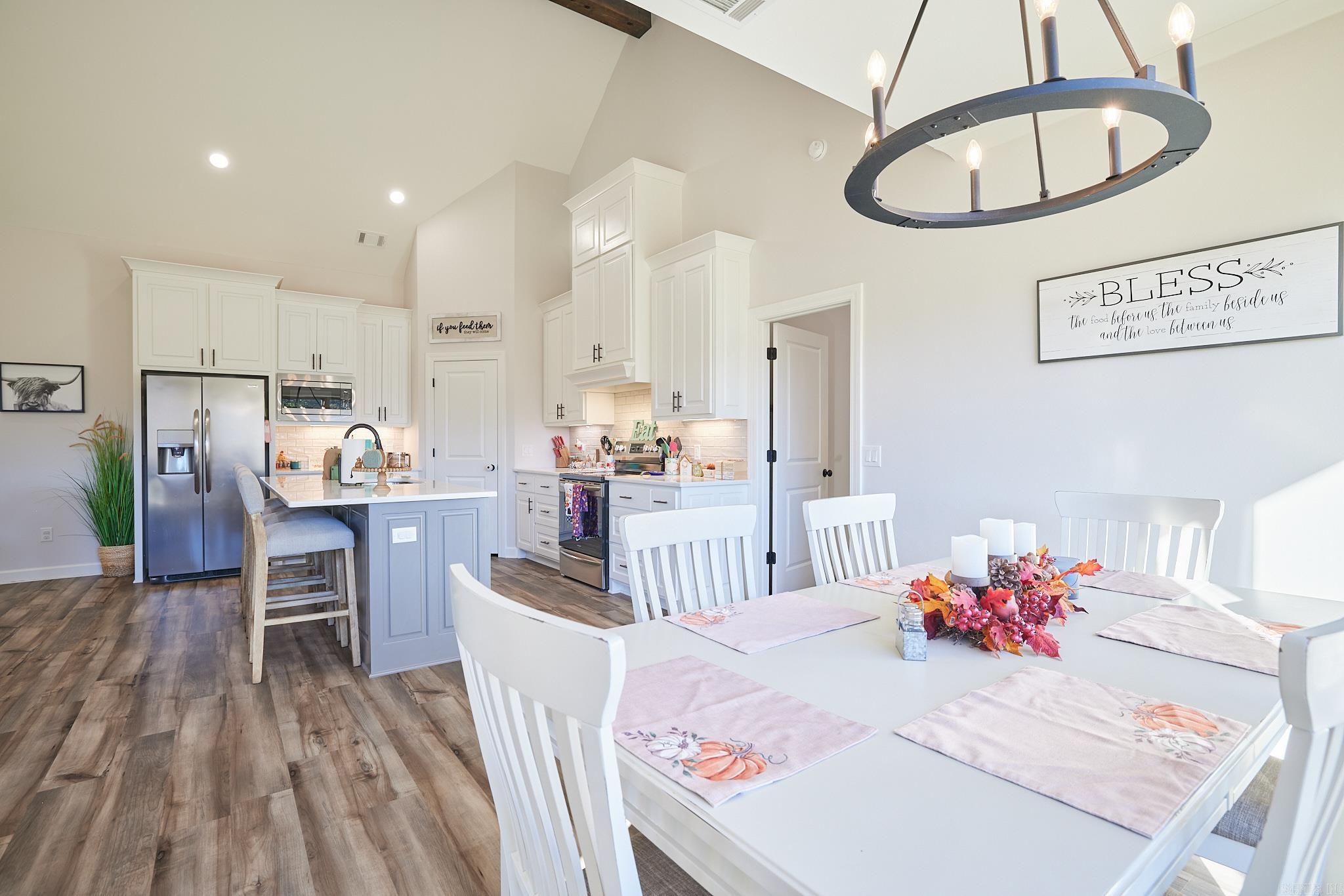 DAWSONS POINTE - Residential