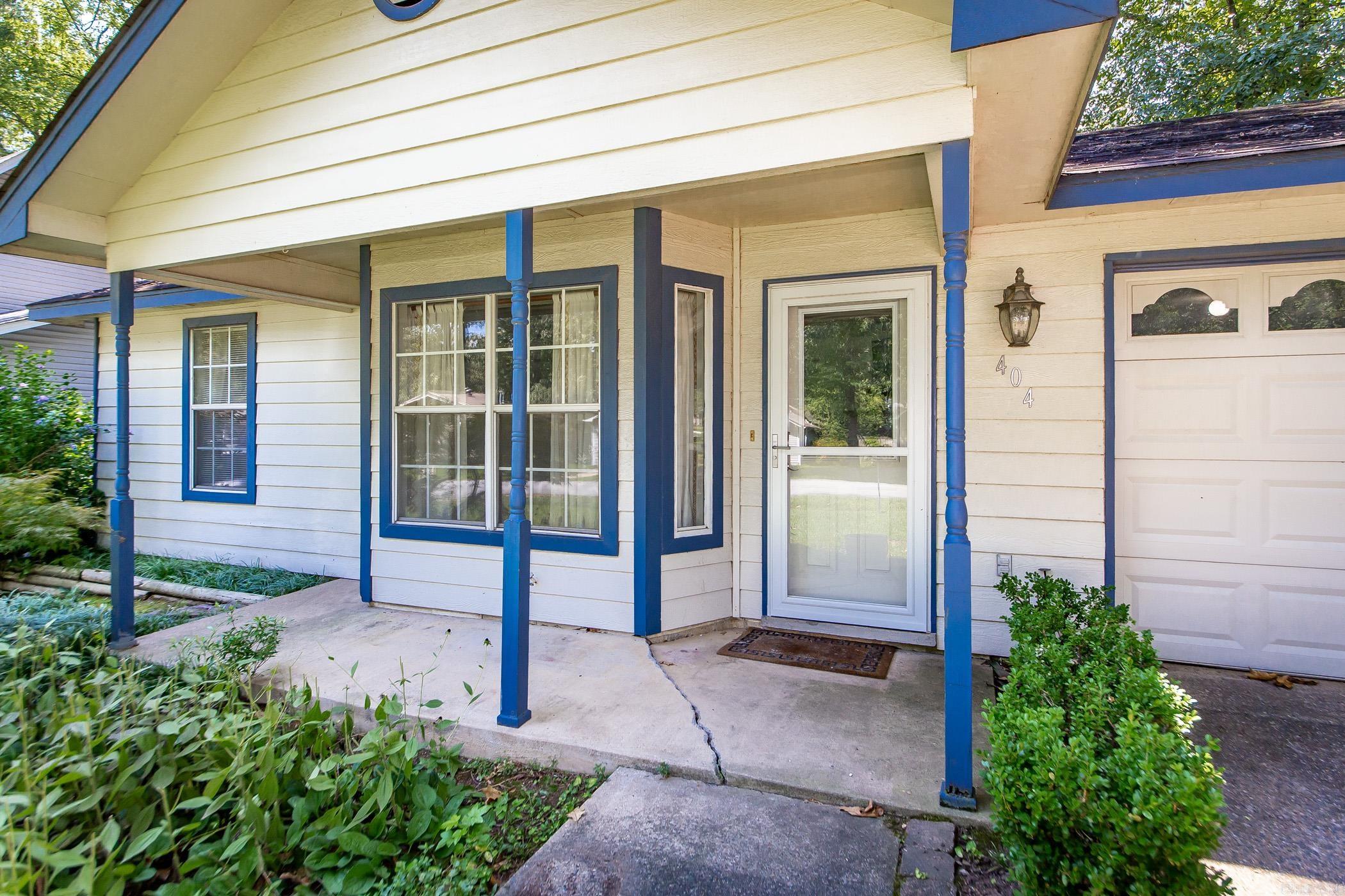 Welcome to your next chapter in the heart of Sherwood! This 3 bed, 2 bath home delivers modern comfort with a classic vibe. The spacious living room sets the toneāvaulted ceiling detail, cozy fireplace, and sleek floors that invite conversation and connection. No Carpet! The primary suite offers a calm retreat with natural light pouring in, ready for your personal touch. Youāll love being minutes from shopping, dining, and easy highway accessāeverything you need right at your doorstep. The home blends style and convenience, making it the perfect āyesā when youāre ready to move. Convenience and Style all for a GREAT Price!