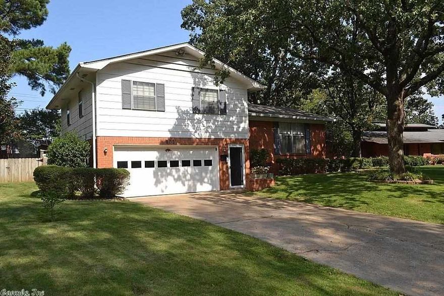 Beautiful hardwoods throughout! Huge family den off completely updated kitchen!(dble oven, gas rnge, stve top faucet, xtra deep sink, solid wood cabs, granite)Wood burning fireplace. Prvte flat yard w/ stone patio for entertaining. 2 car heated & cooled garage(not included in sq footage)Frml living/dining & a breakfast nook in ktchn. Built-ns, storage. New 2012 roof. Exterior painted 2013.Tankless water heater. A copy of recent appraisal which shows correct square footage of 1797 can be emailed to you. Co