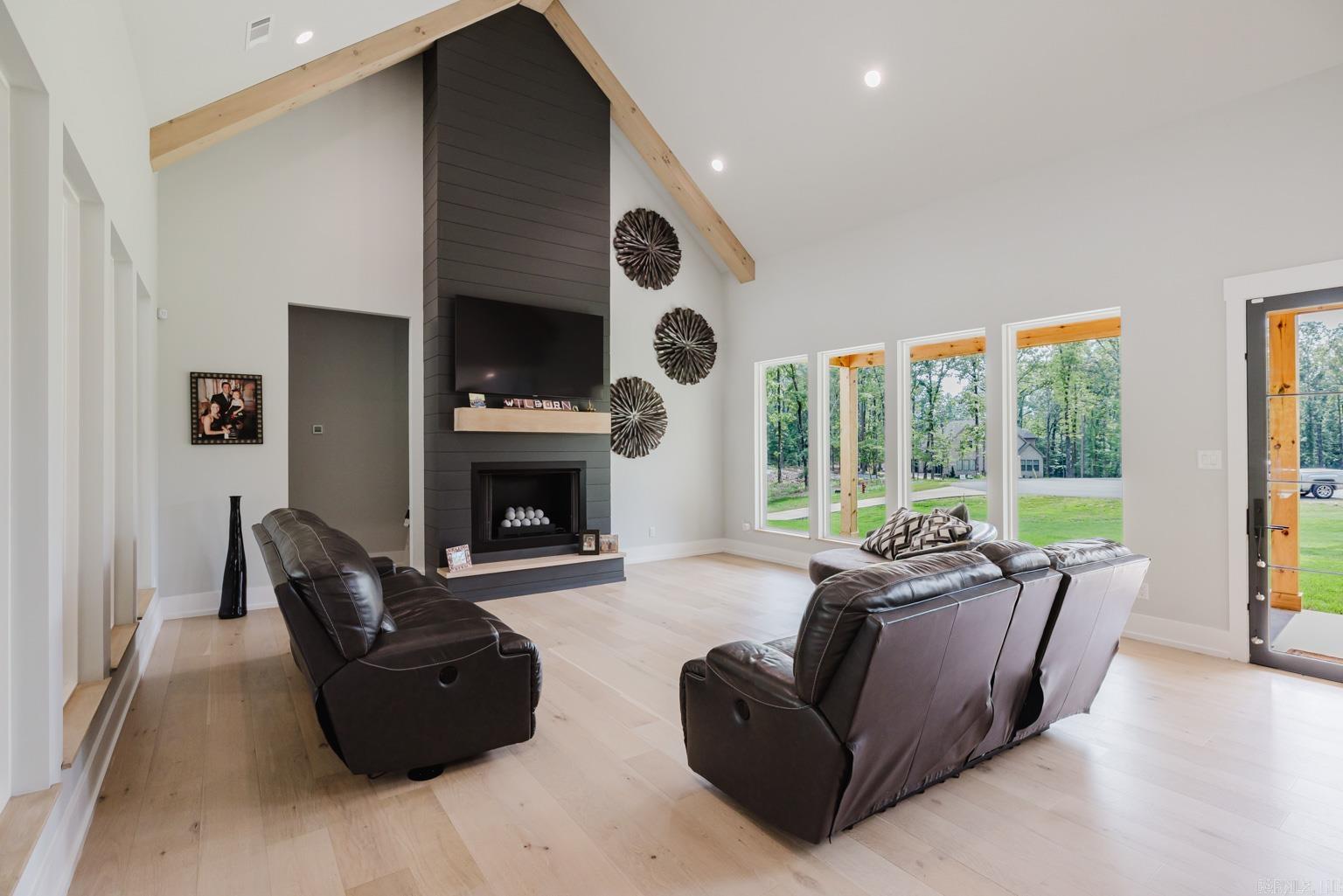 HAZEL OAK - Residential