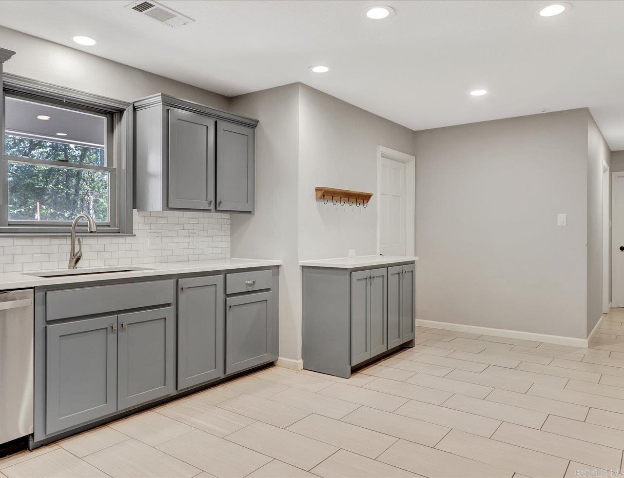 PARKWAY VILLAGE - Residential