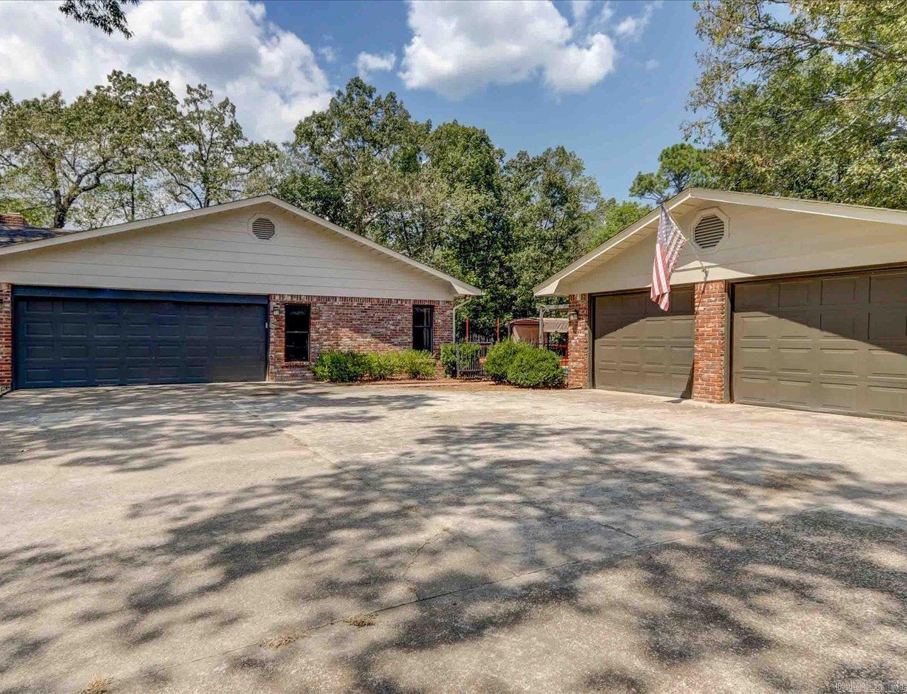 PARKWAY VILLAGE - Residential