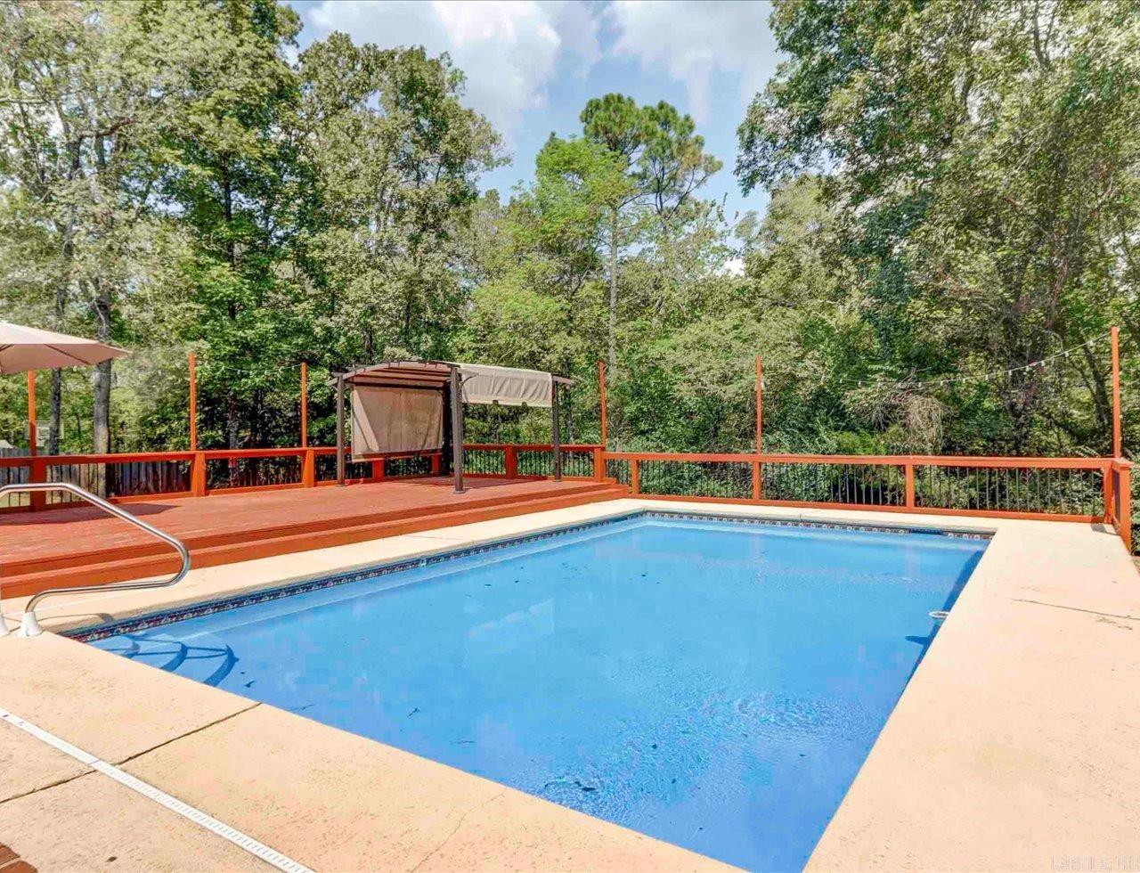 PARKWAY VILLAGE - Residential