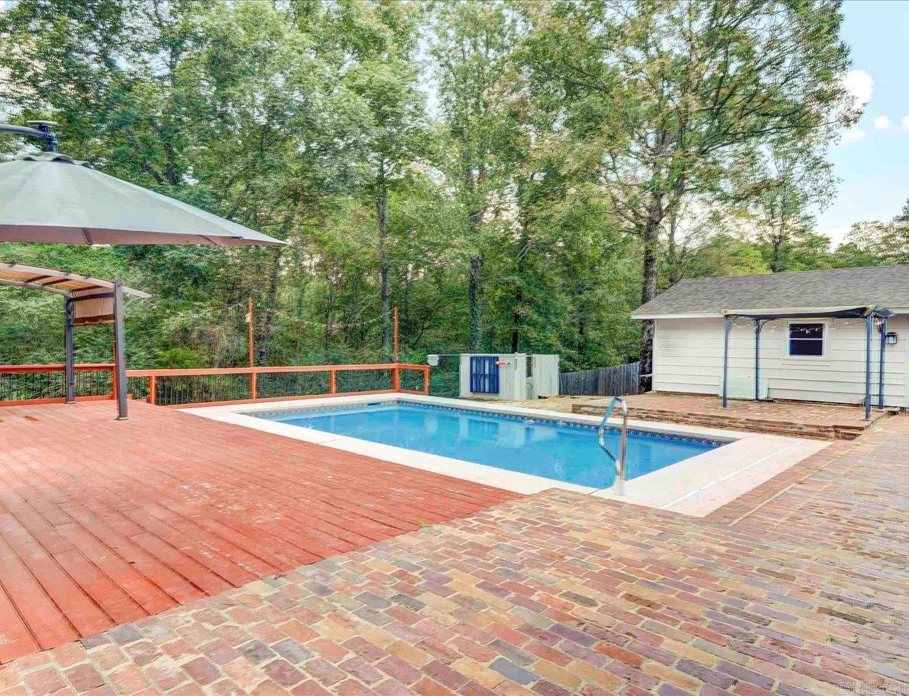 PARKWAY VILLAGE - Residential