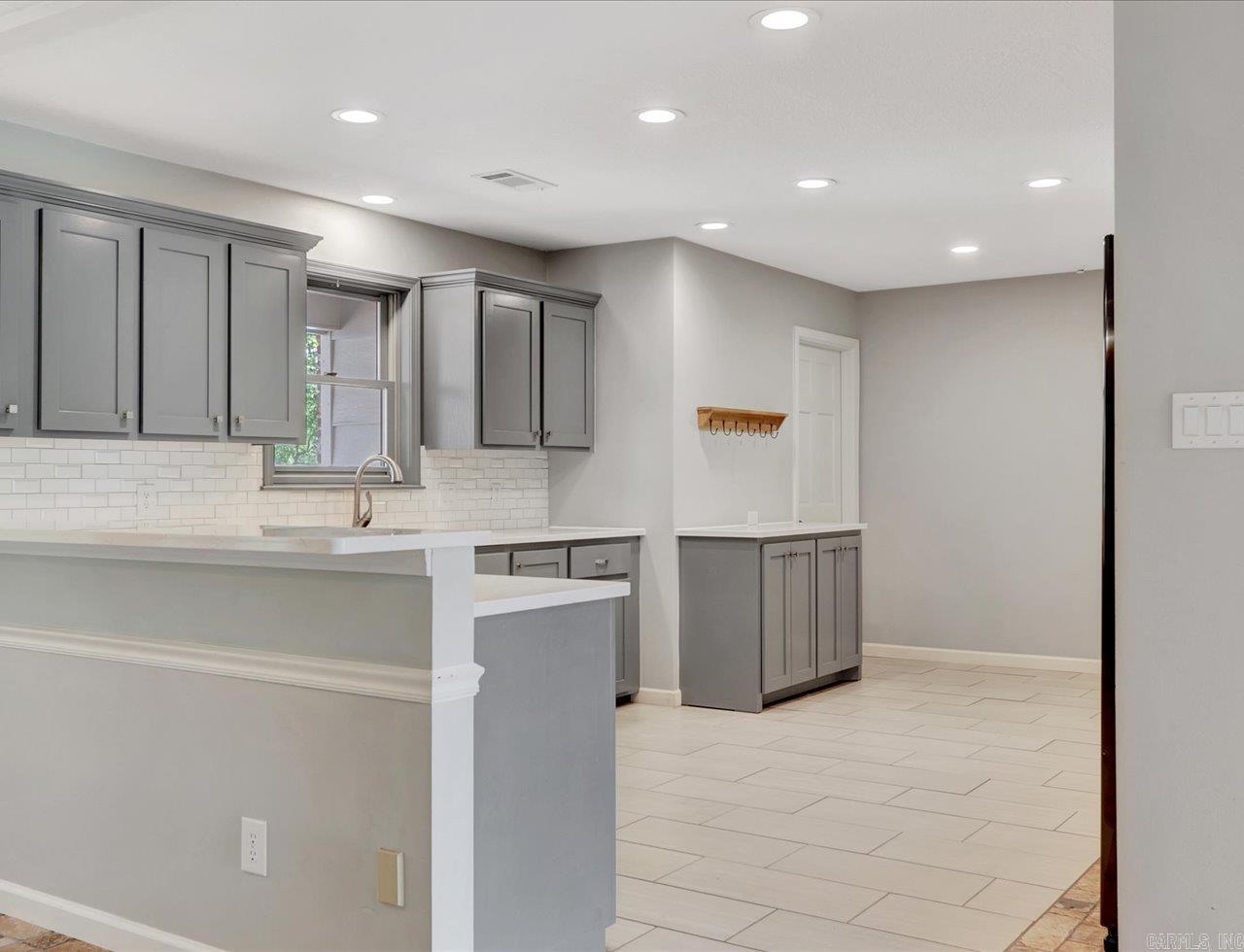 PARKWAY VILLAGE - Residential