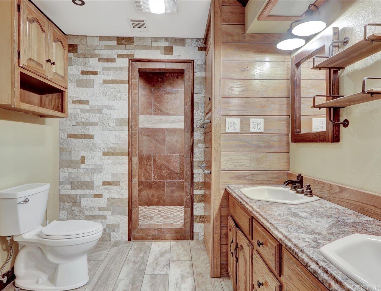 PARKWAY VILLAGE - Residential