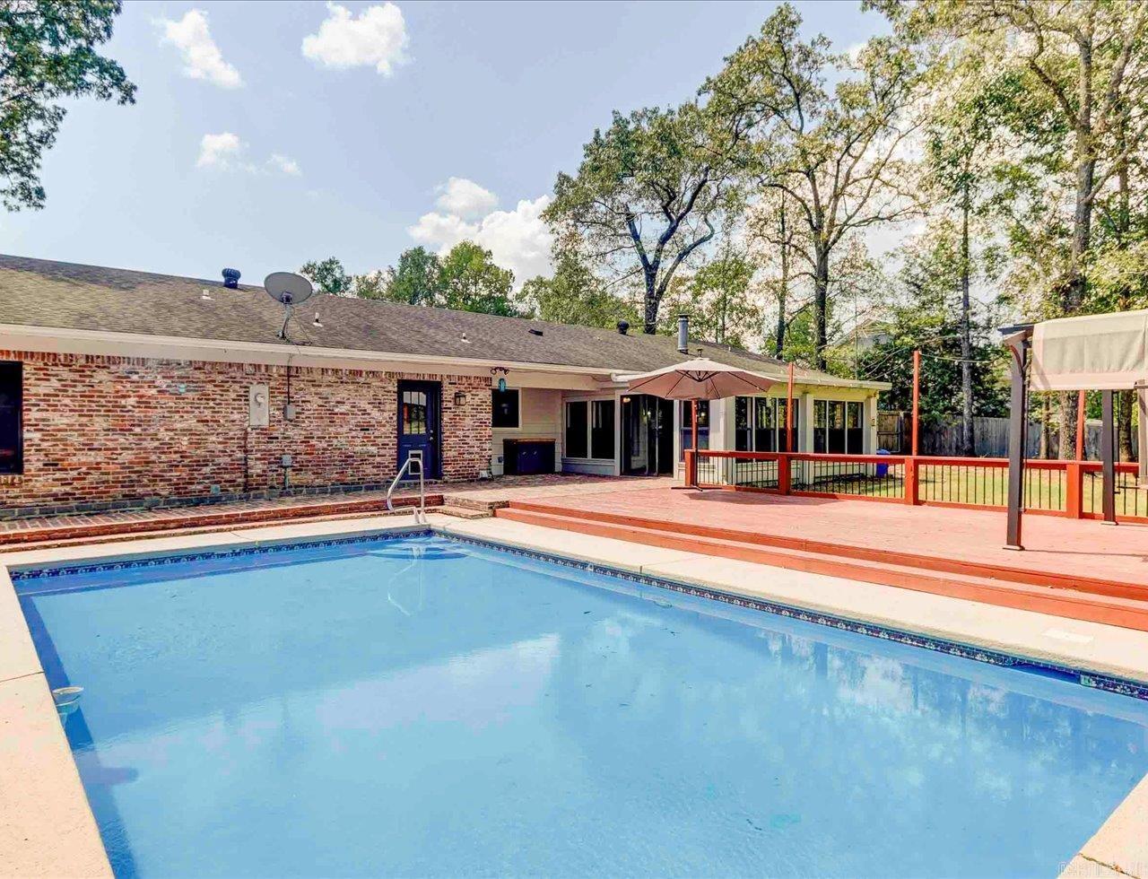 PARKWAY VILLAGE - Residential