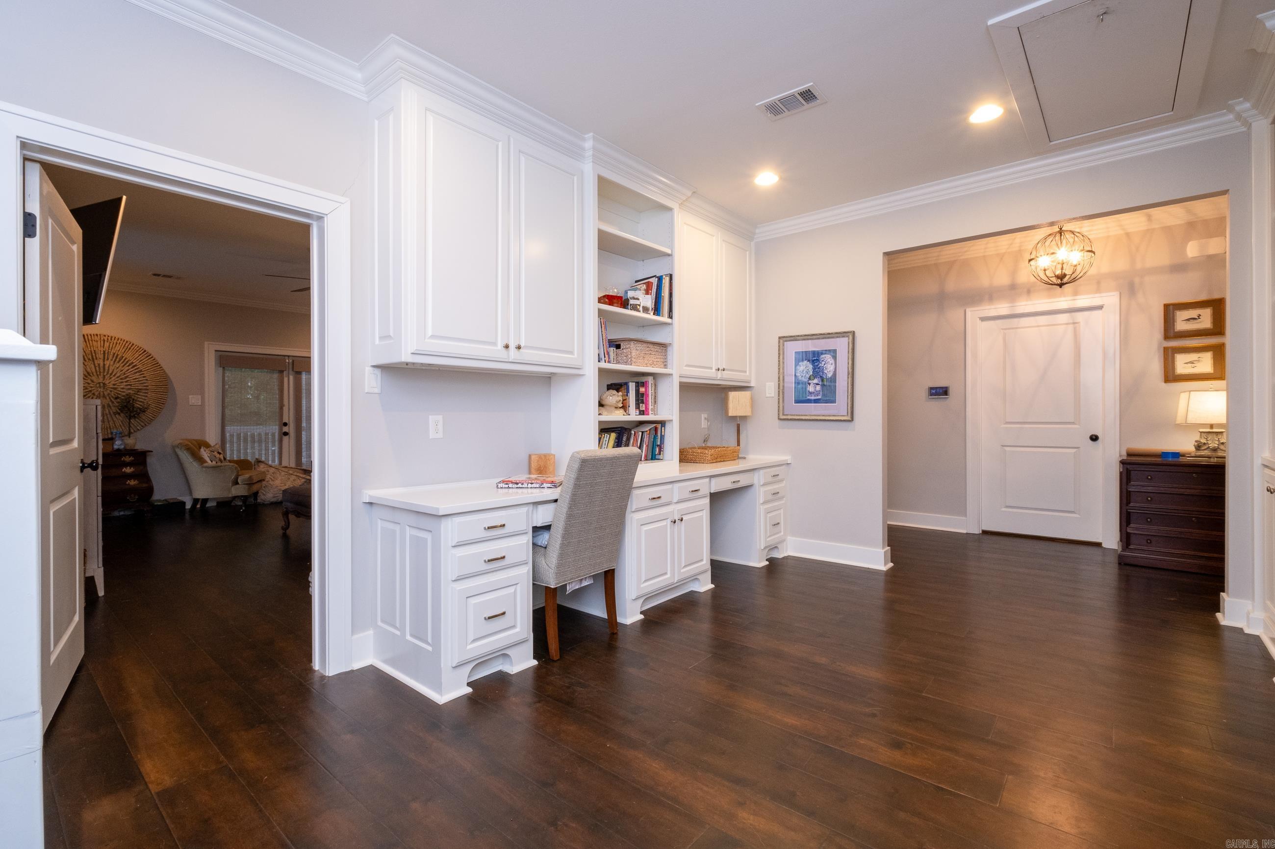 NEWTONS - Residential