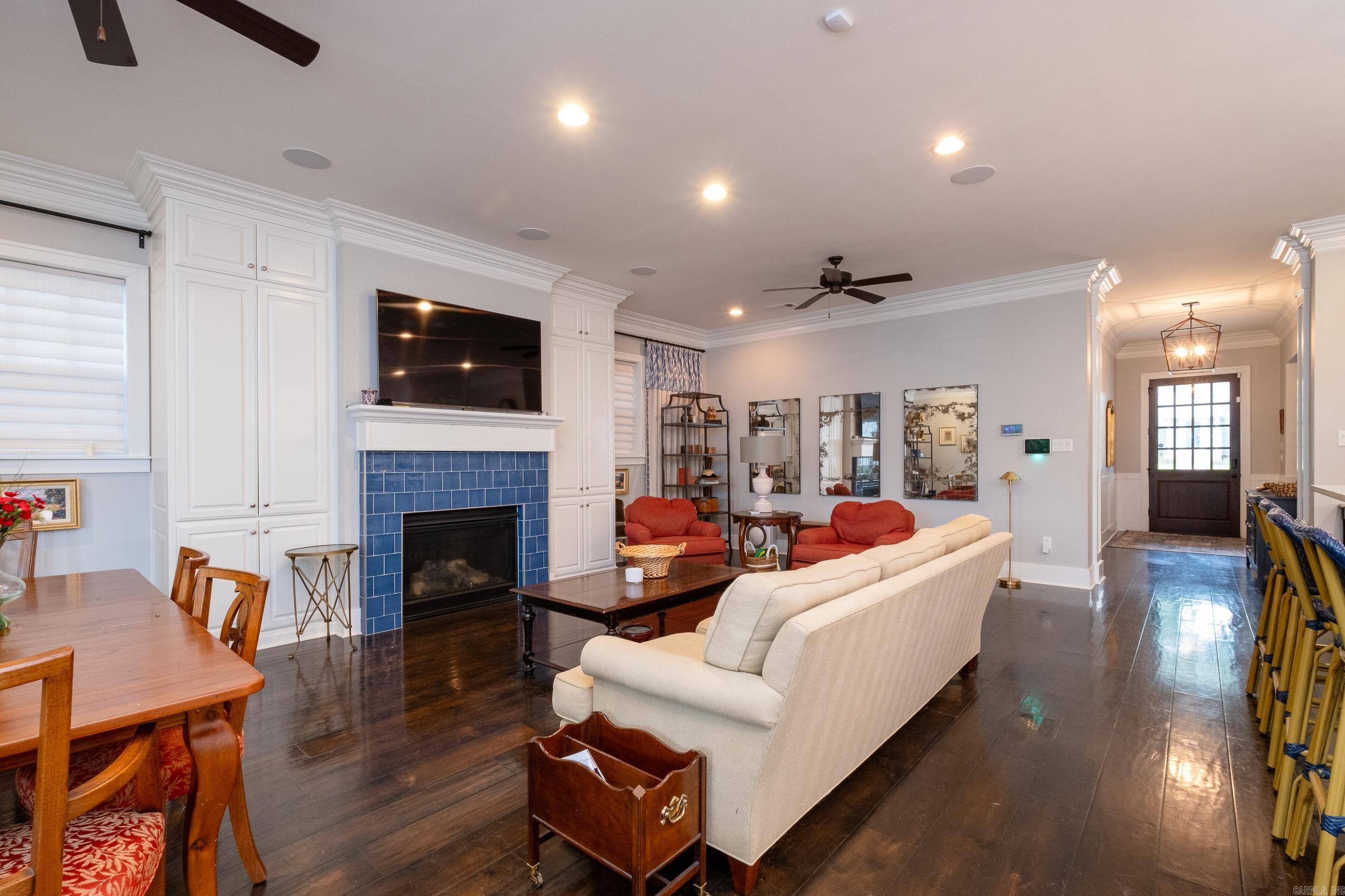 NEWTONS - Residential