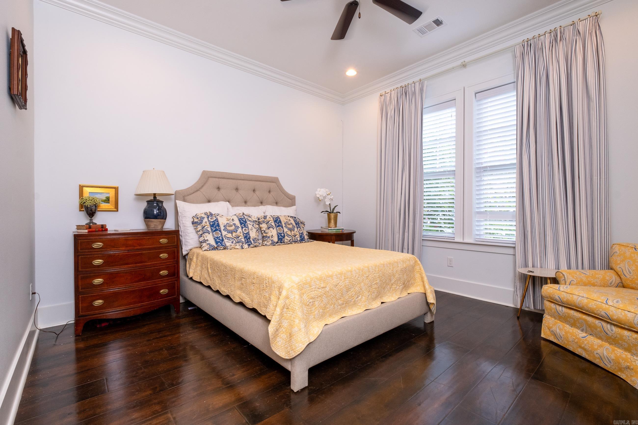 NEWTONS - Residential