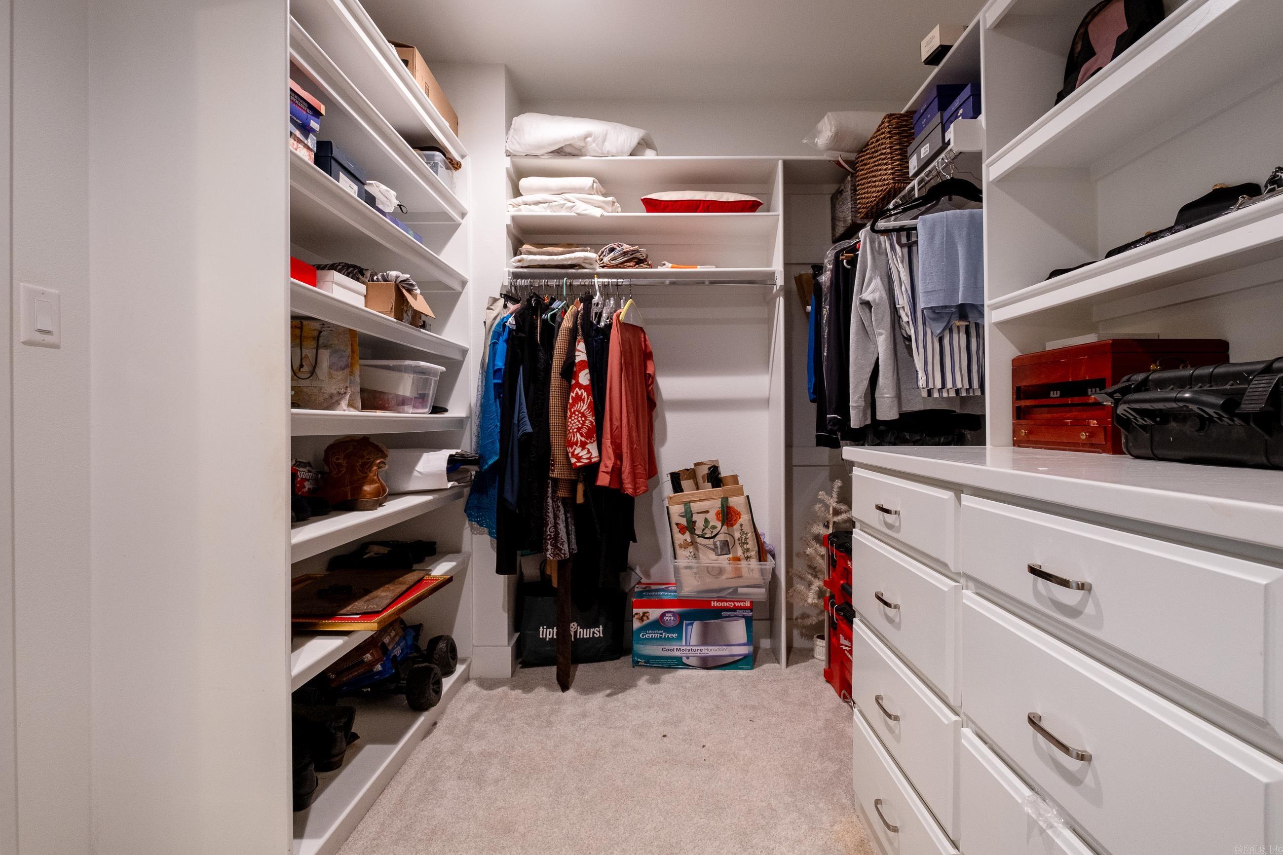 NEWTONS - Residential