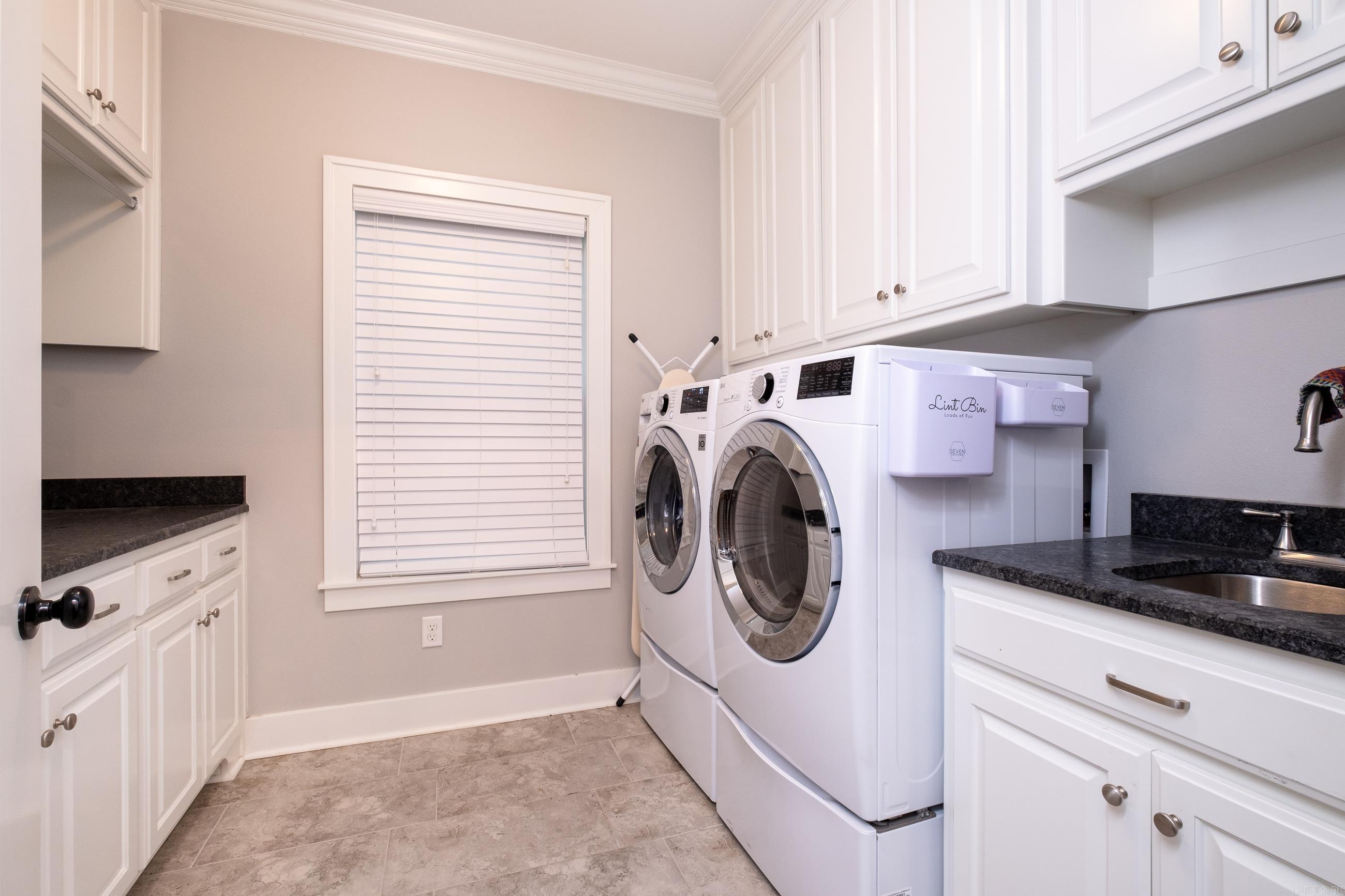 NEWTONS - Residential