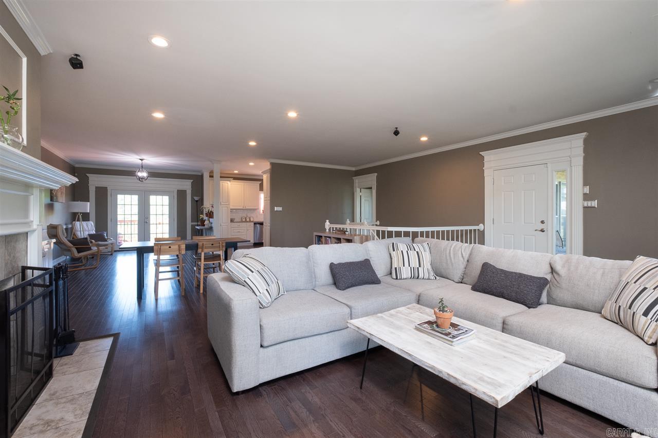 ON GOLDEN POND - Residential