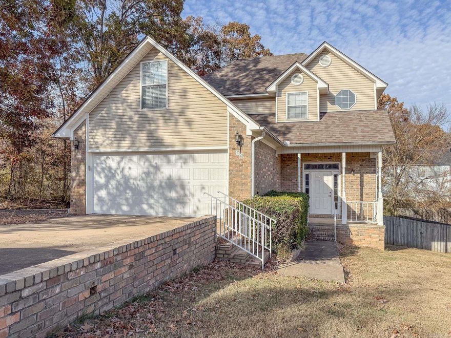 3 bed, 2.5 bath home in Cabot. Gas fireplace, all rooms upstairs, large bonus room over garage. All new appliances.   No smoking or vaping in the house or garage, up to 2 pets allowed with approval and fees. Application/background check/rental verification and security deposit required.