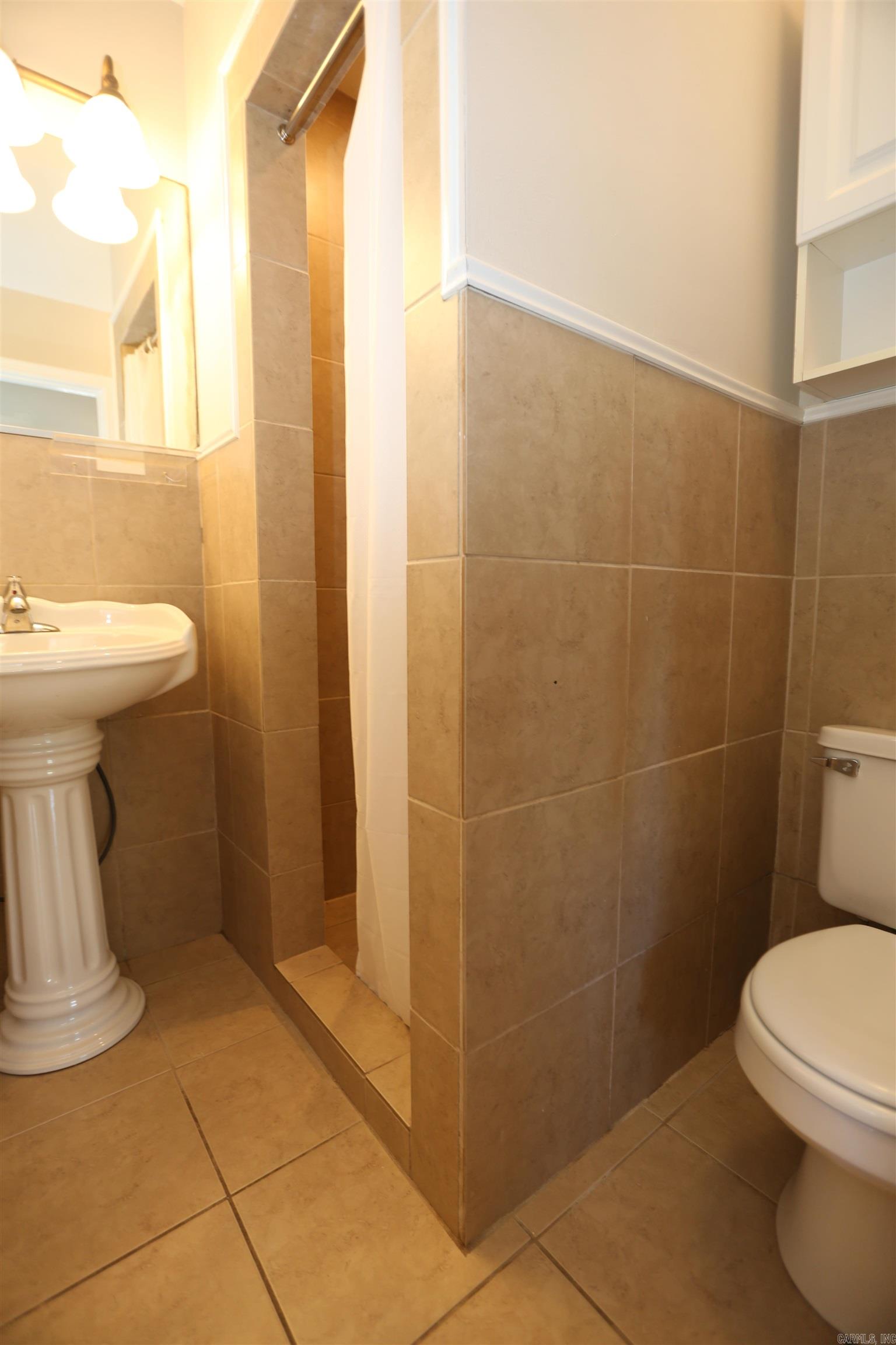 Hillcrest-Pfeifer - Residential Lease