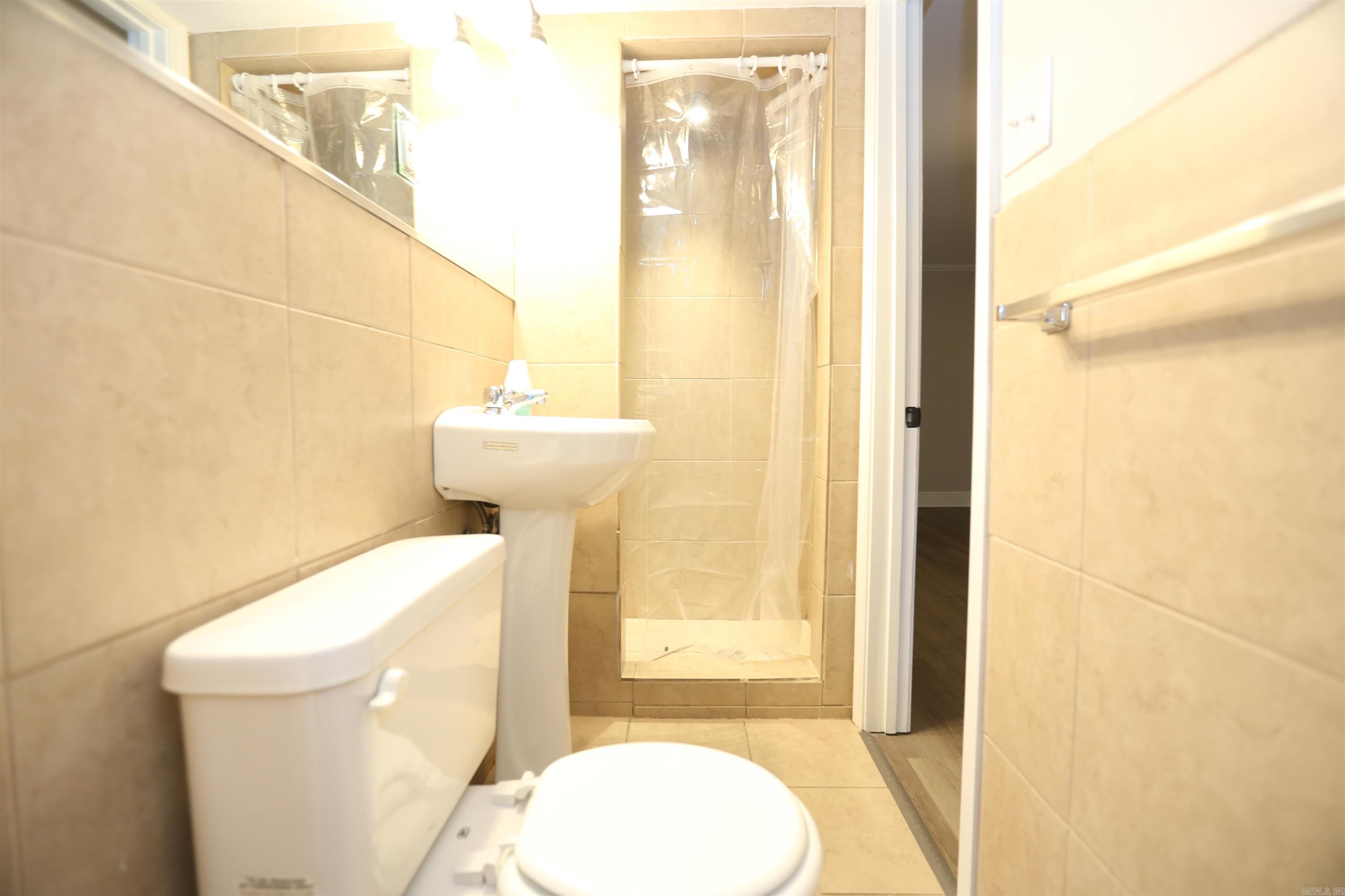 Hillcrest-Pfeifer - Residential Lease