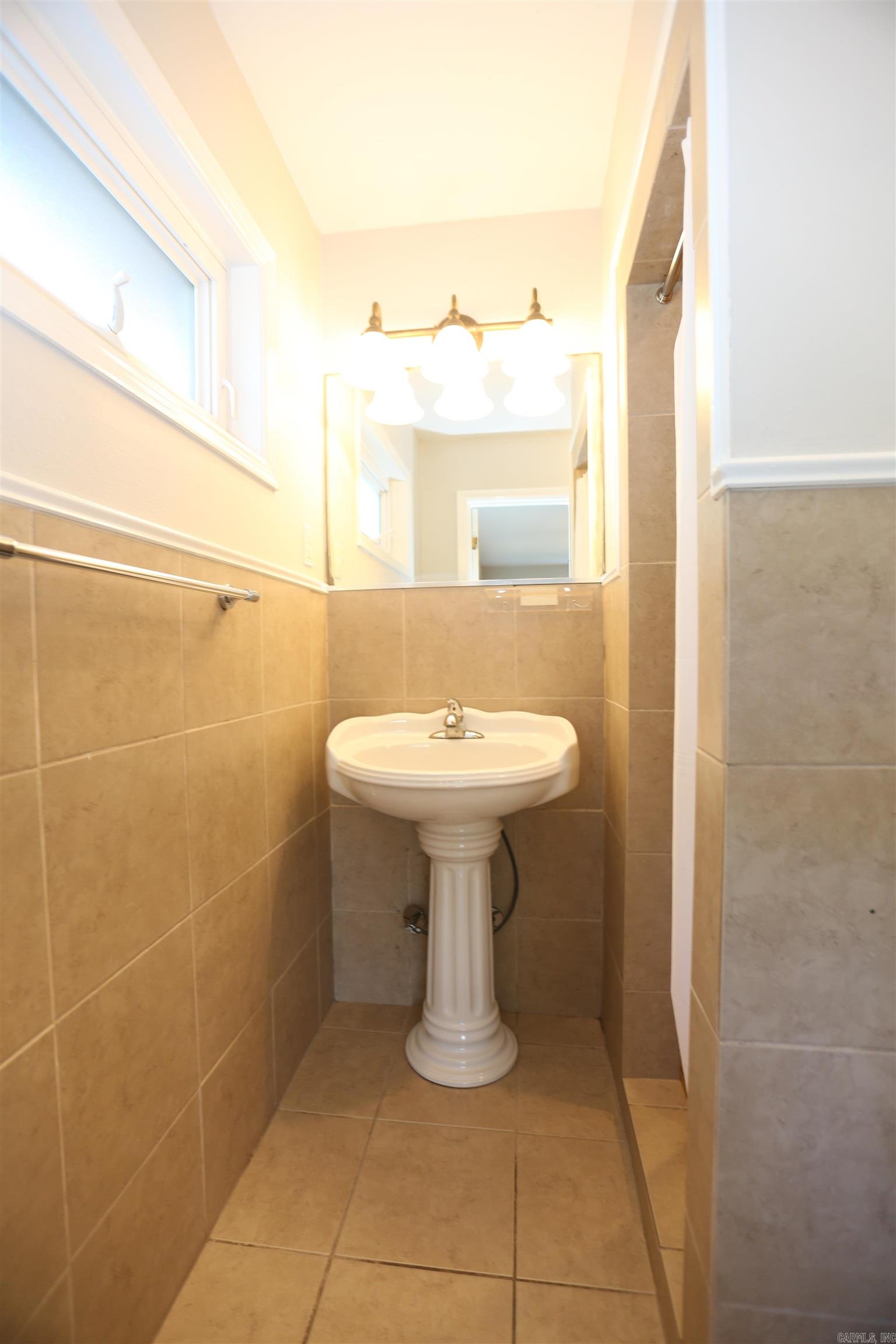 Hillcrest-Pfeifer - Residential Lease
