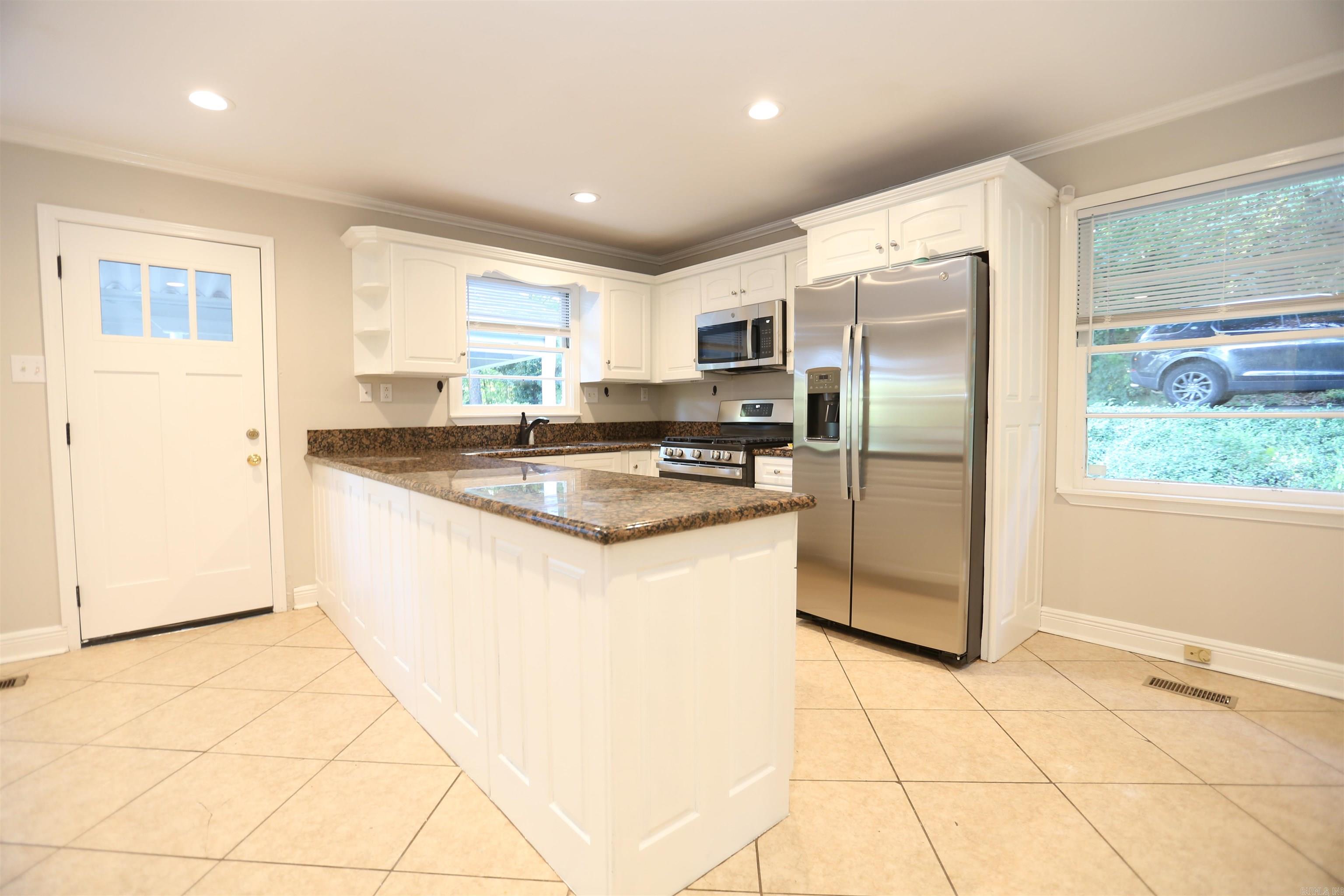 Hillcrest-Pfeifer - Residential Lease