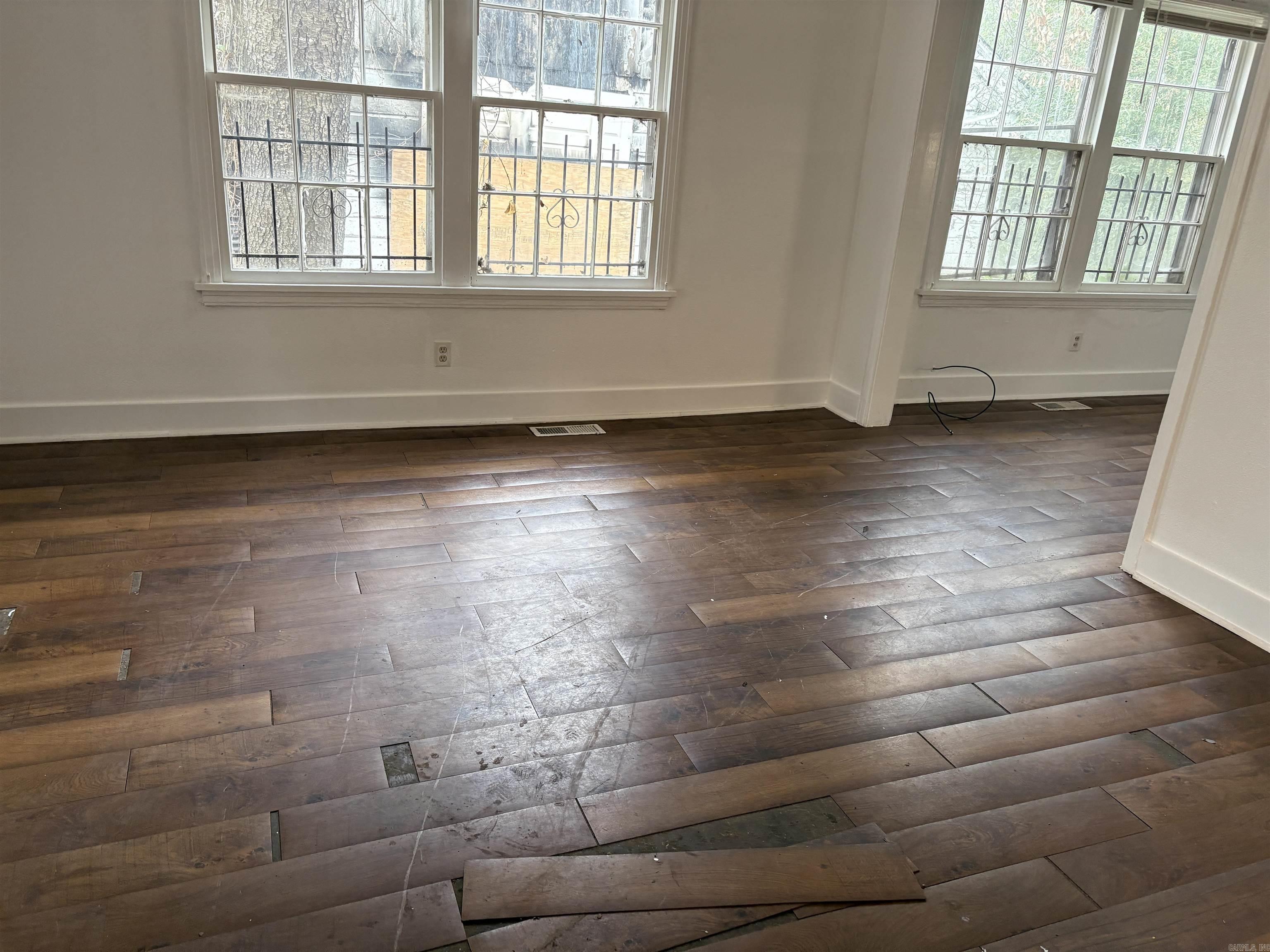 OAKHURST - Residential Lease