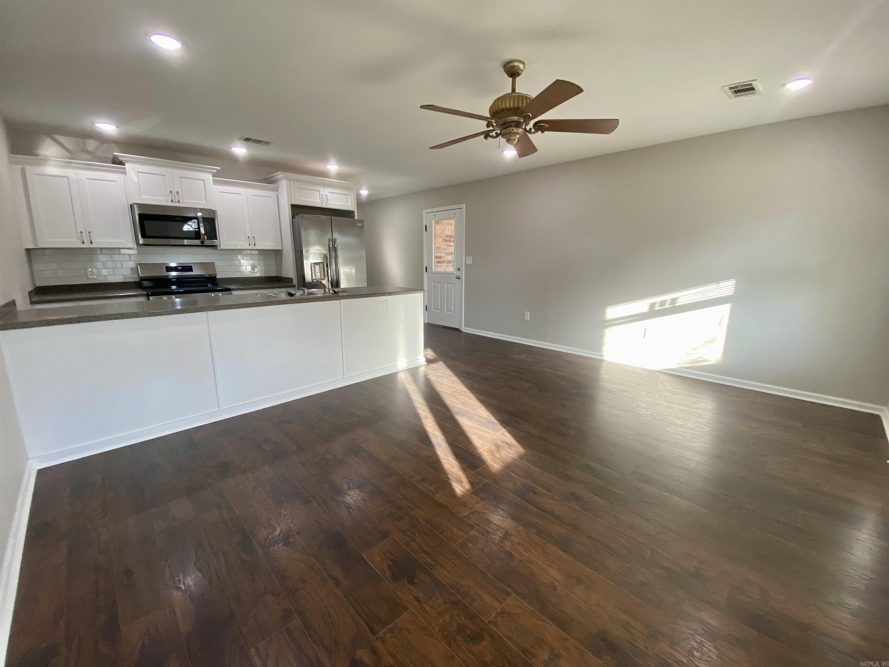 SULLIVAN ACRES - Residential