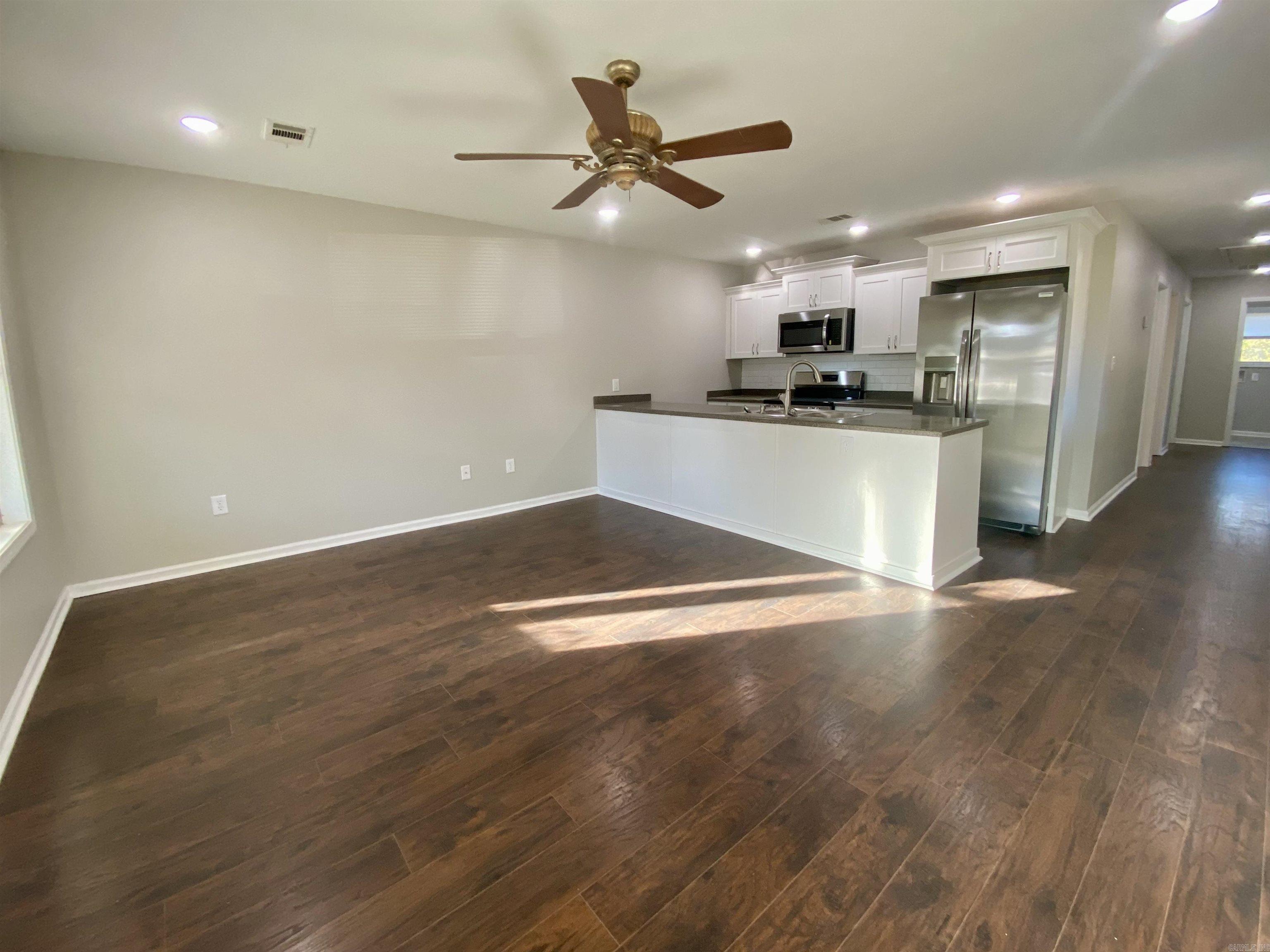 SULLIVAN ACRES - Residential